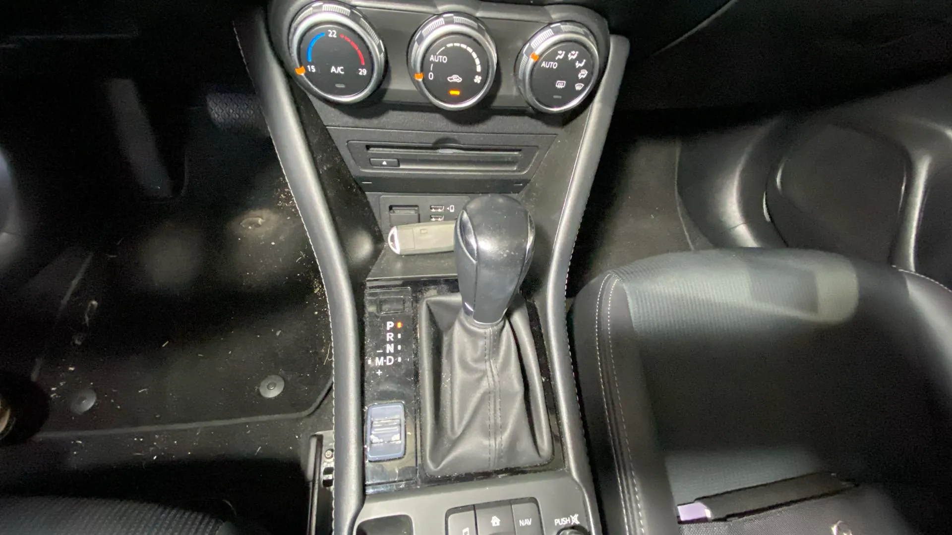 Mazda CX-3 2.0 G 2WD Evolution - foto 28