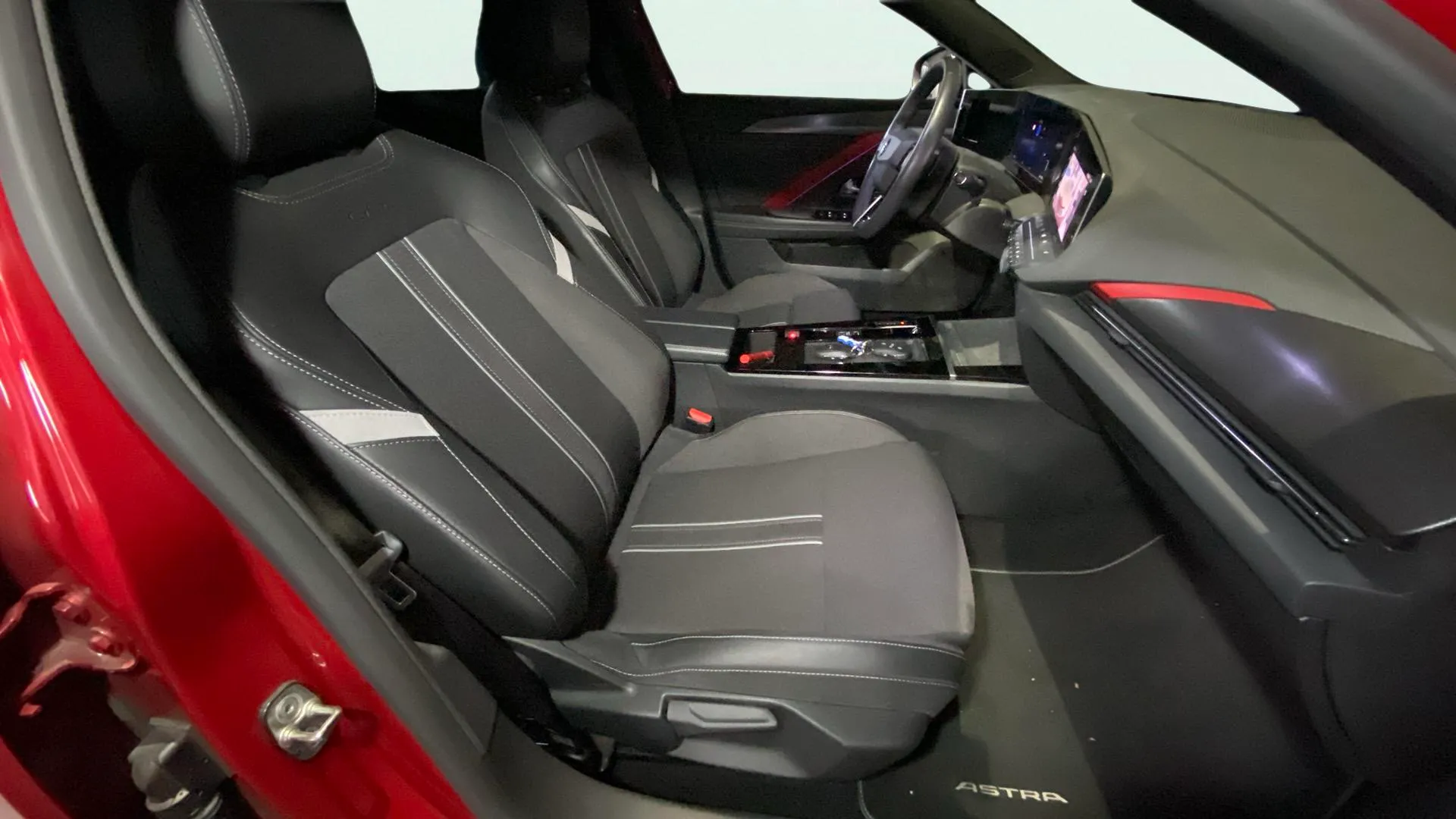 Opel Astra 1.6T Hybrid Elegance - foto 25