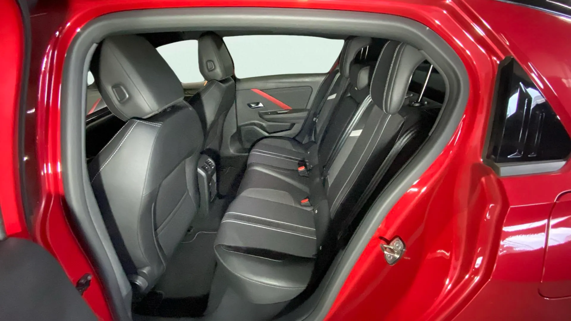 Opel Astra 1.6T Hybrid Elegance - foto 16