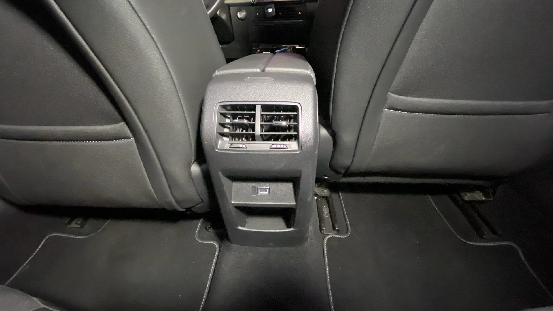 Opel Astra 1.6T Hybrid Elegance - foto 27