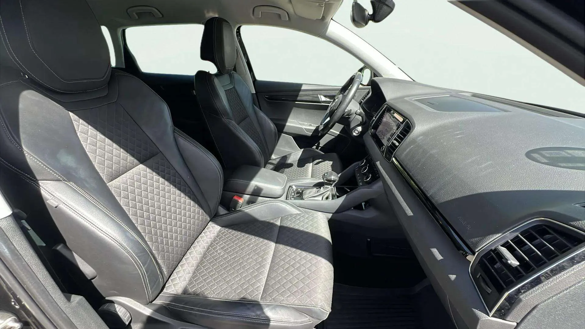 Škoda Karoq 1.5 TSI DSG ACT Ambition - foto 25
