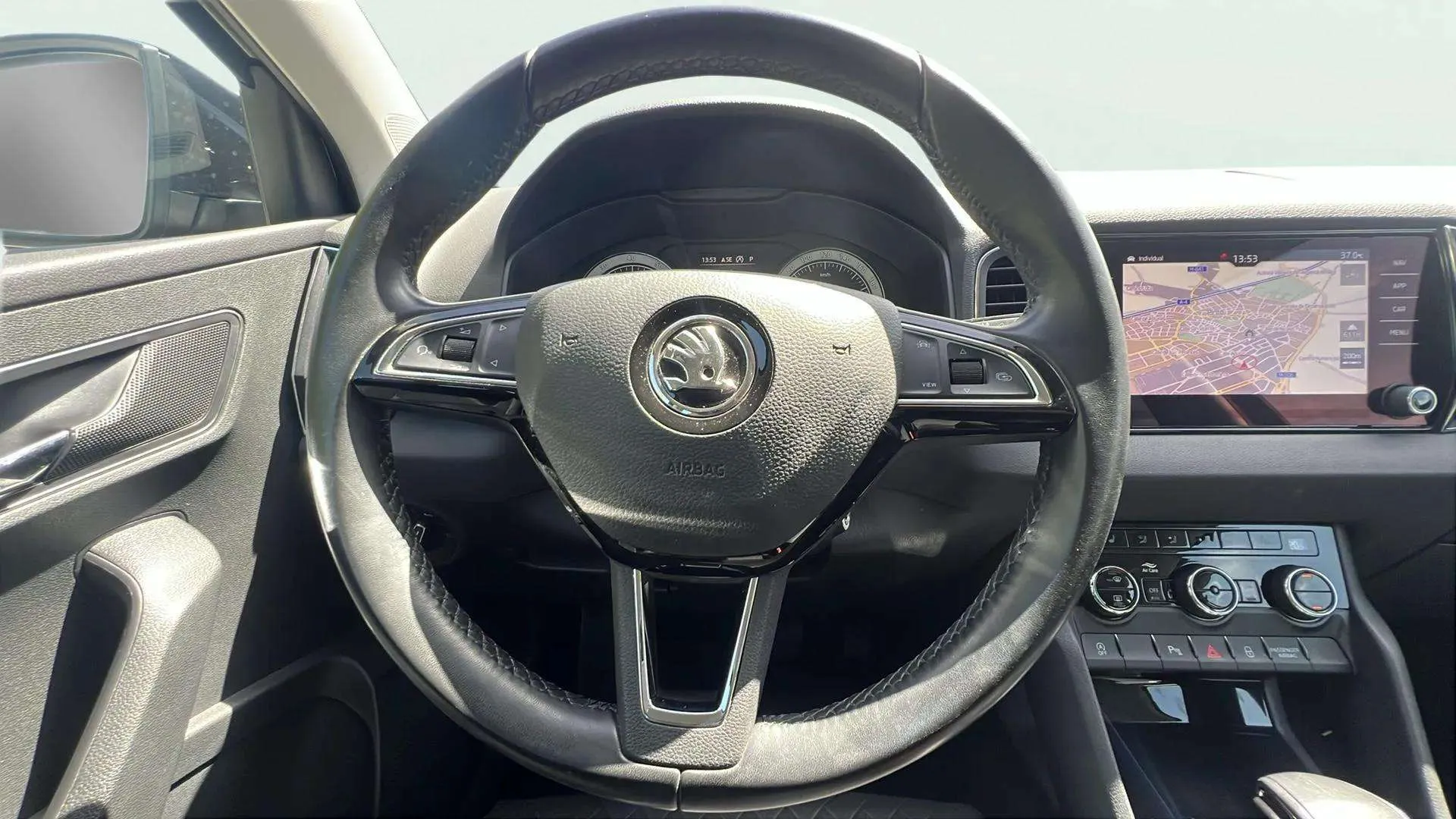 Škoda Karoq 1.5 TSI DSG ACT Ambition - foto 11