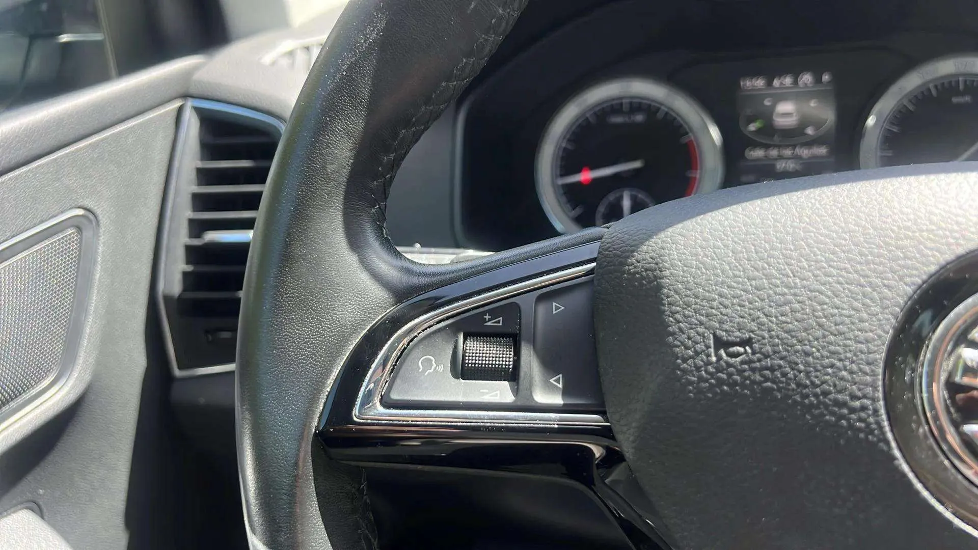 Škoda Karoq 1.5 TSI DSG ACT Ambition - foto 13