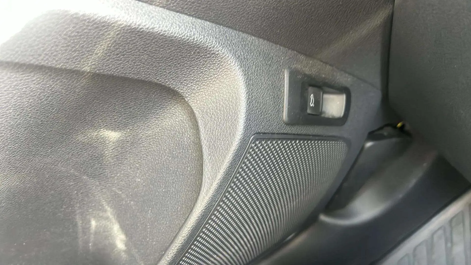 Škoda Karoq 1.5 TSI DSG ACT Ambition - foto 21