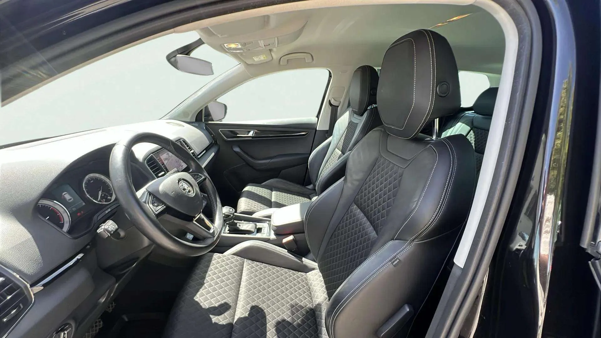 Škoda Karoq 1.5 TSI DSG ACT Ambition - foto 24
