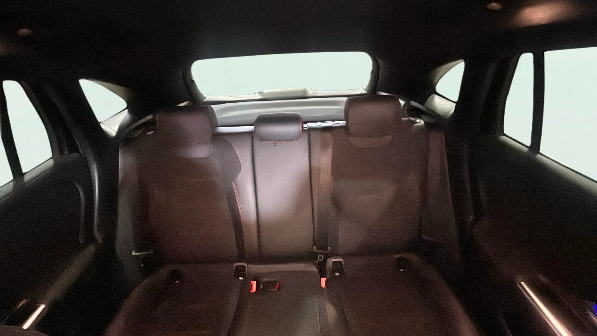 Mercedes-Benz GLA 200 D - foto 14