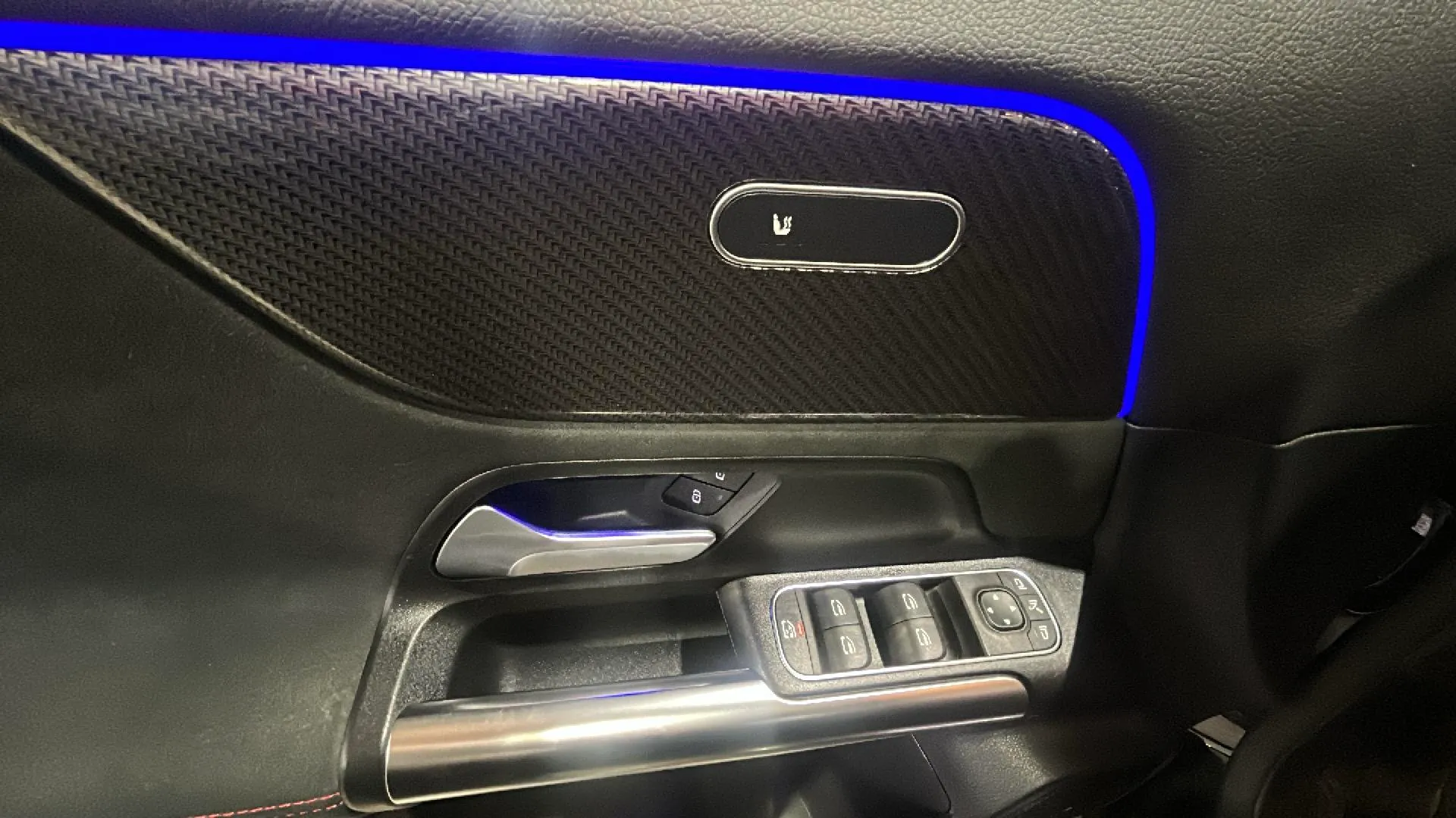 Mercedes-Benz GLA 200 D - foto 21