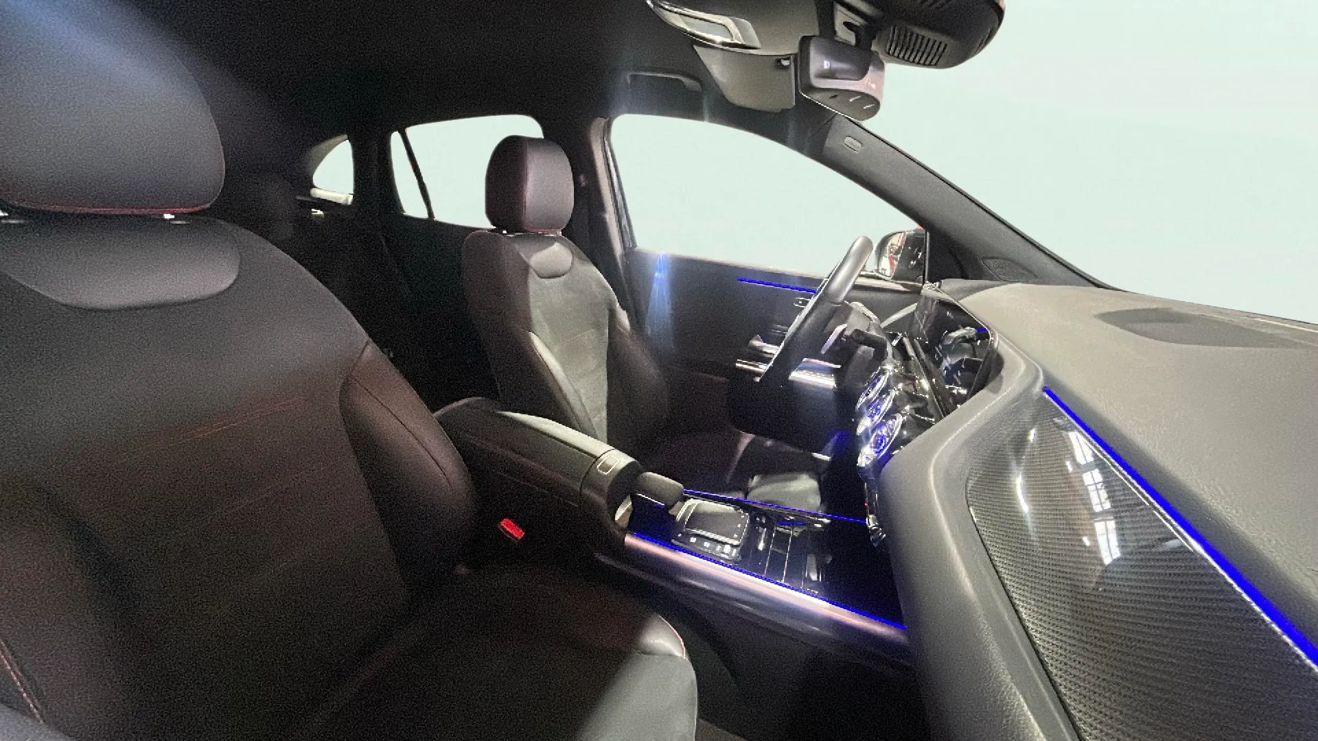 Mercedes-Benz GLA 200 D - foto 12