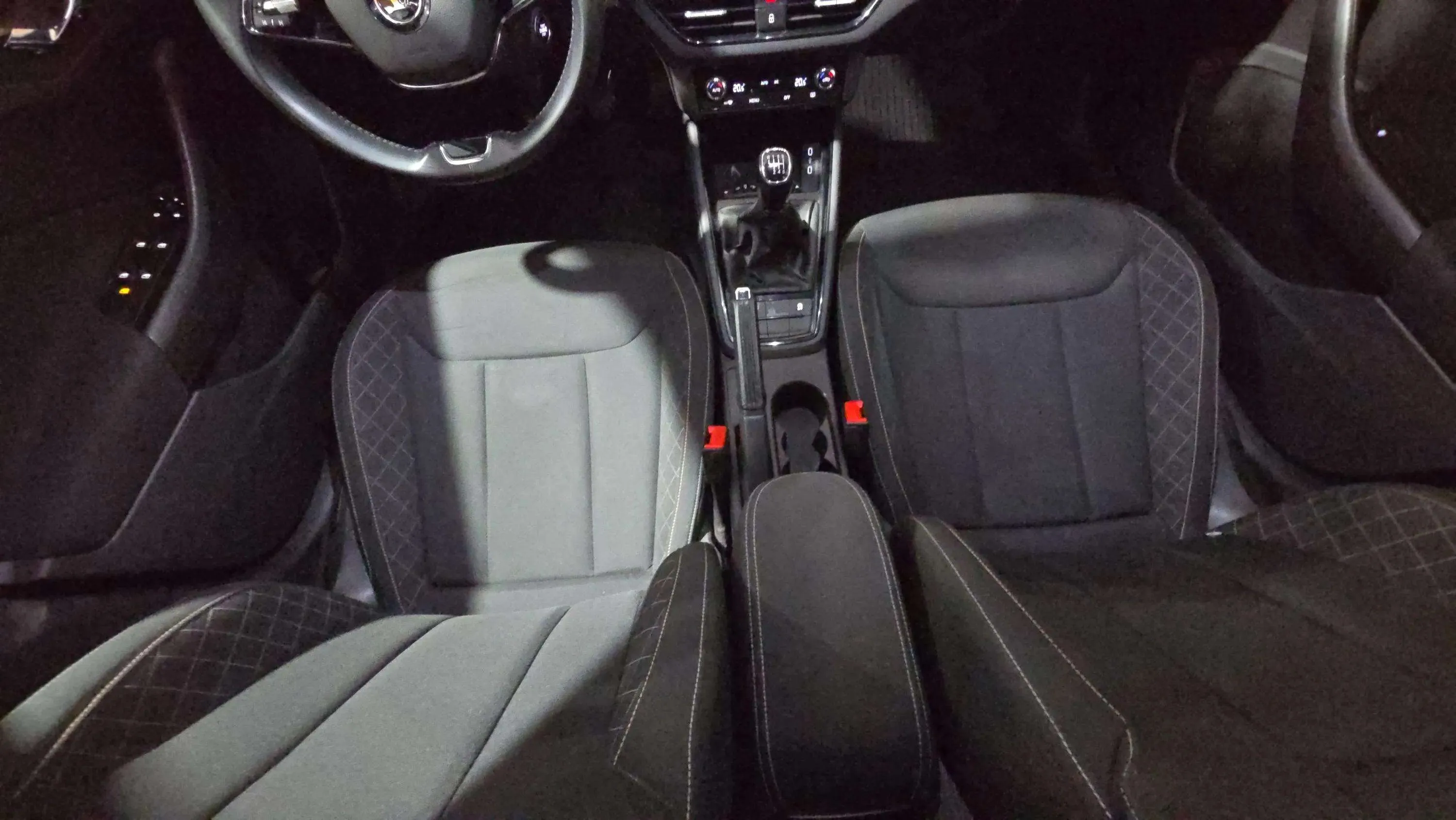 Škoda Scala 1.0 TSI Ambition - foto 24