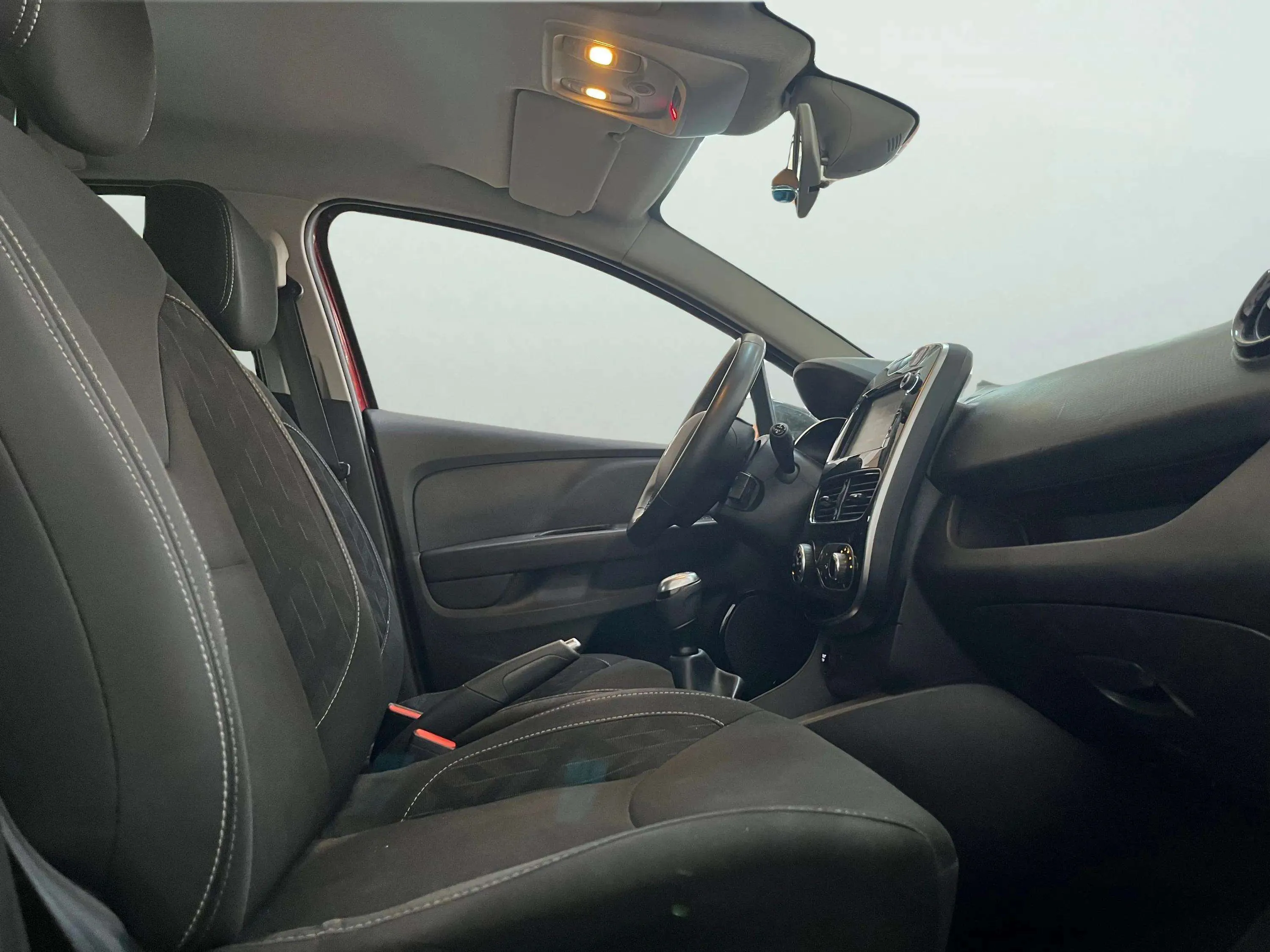 Renault Clio Intens TCe - foto 22