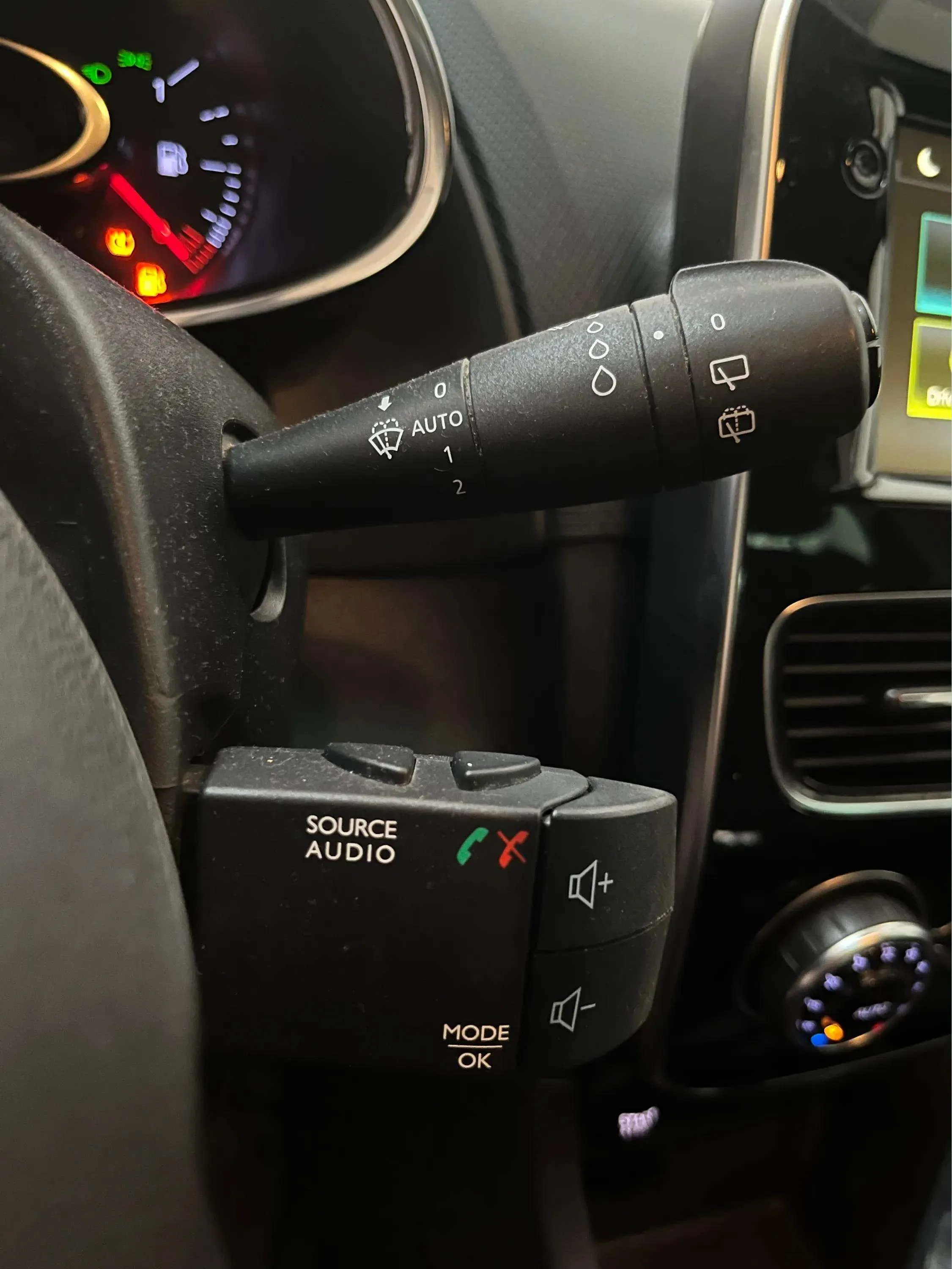 Renault Clio Intens TCe - foto 17