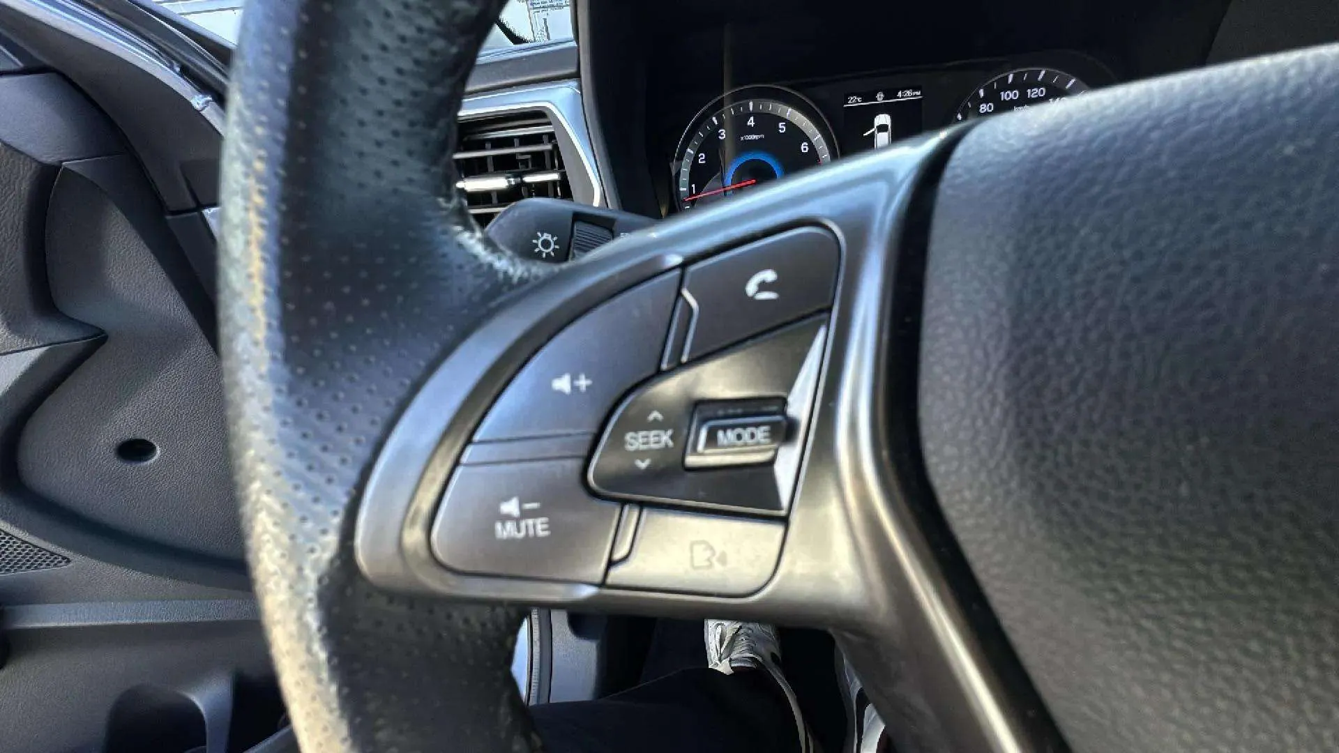 SsangYong Tivoli G15T Urban Plus - foto 17