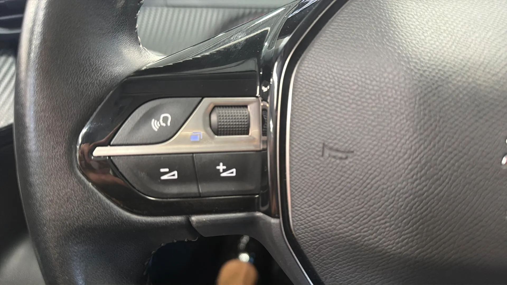 Peugeot 2008 Active Pack PureTech 100 BVM6 - foto 19