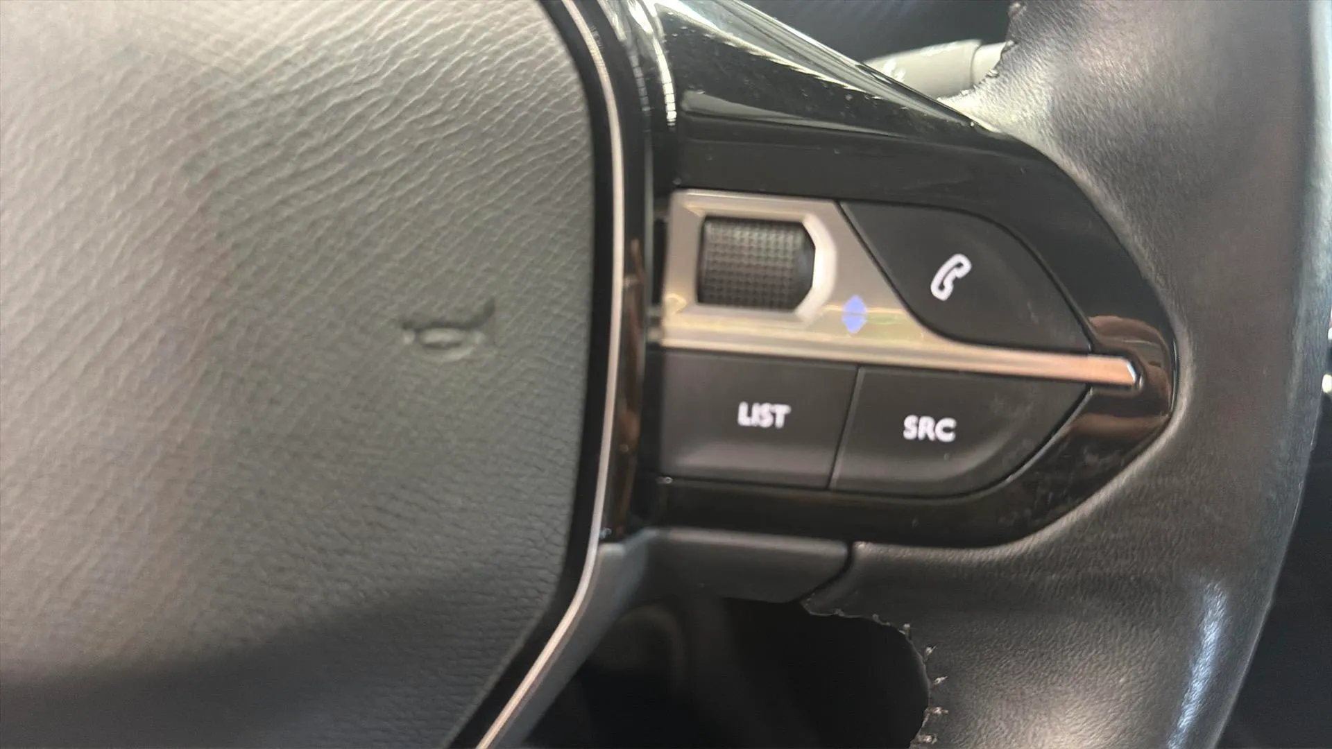 Peugeot 2008 Active Pack PureTech 100 BVM6 - foto 20
