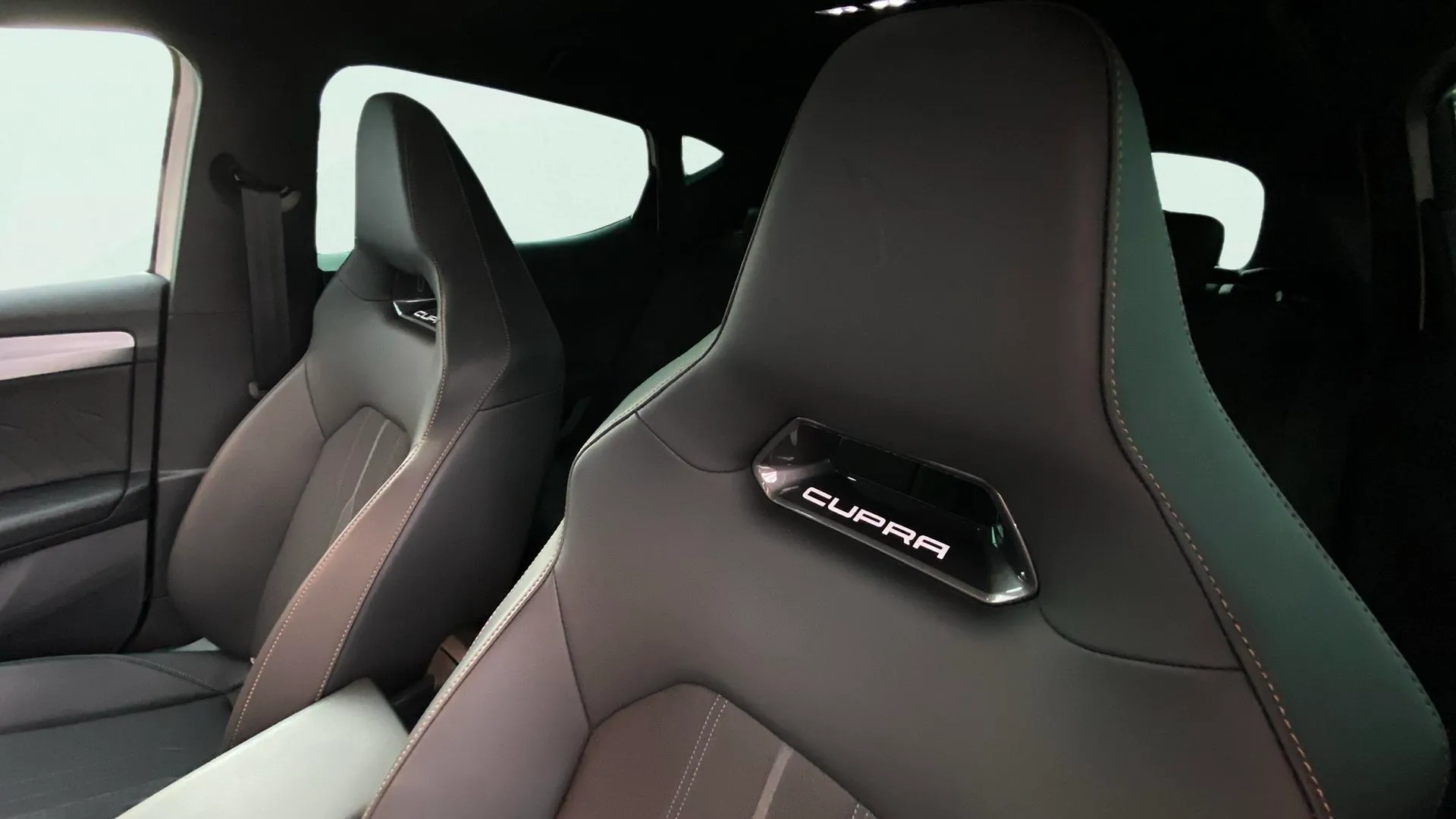 Cupra León VZ 2.0 TSI DSG - foto 24