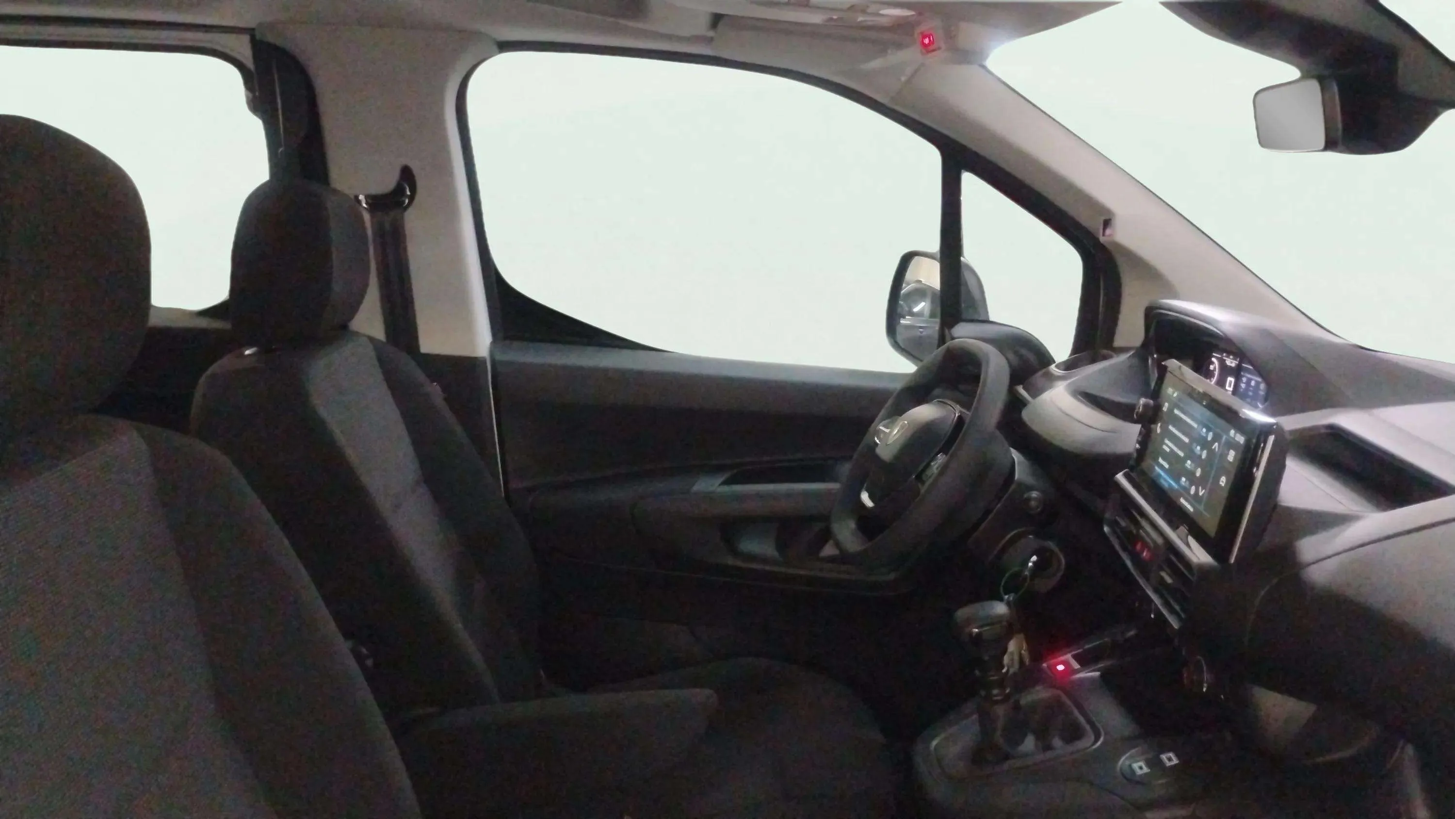 Peugeot Rifter Allure BlueHDi 100 - foto 23