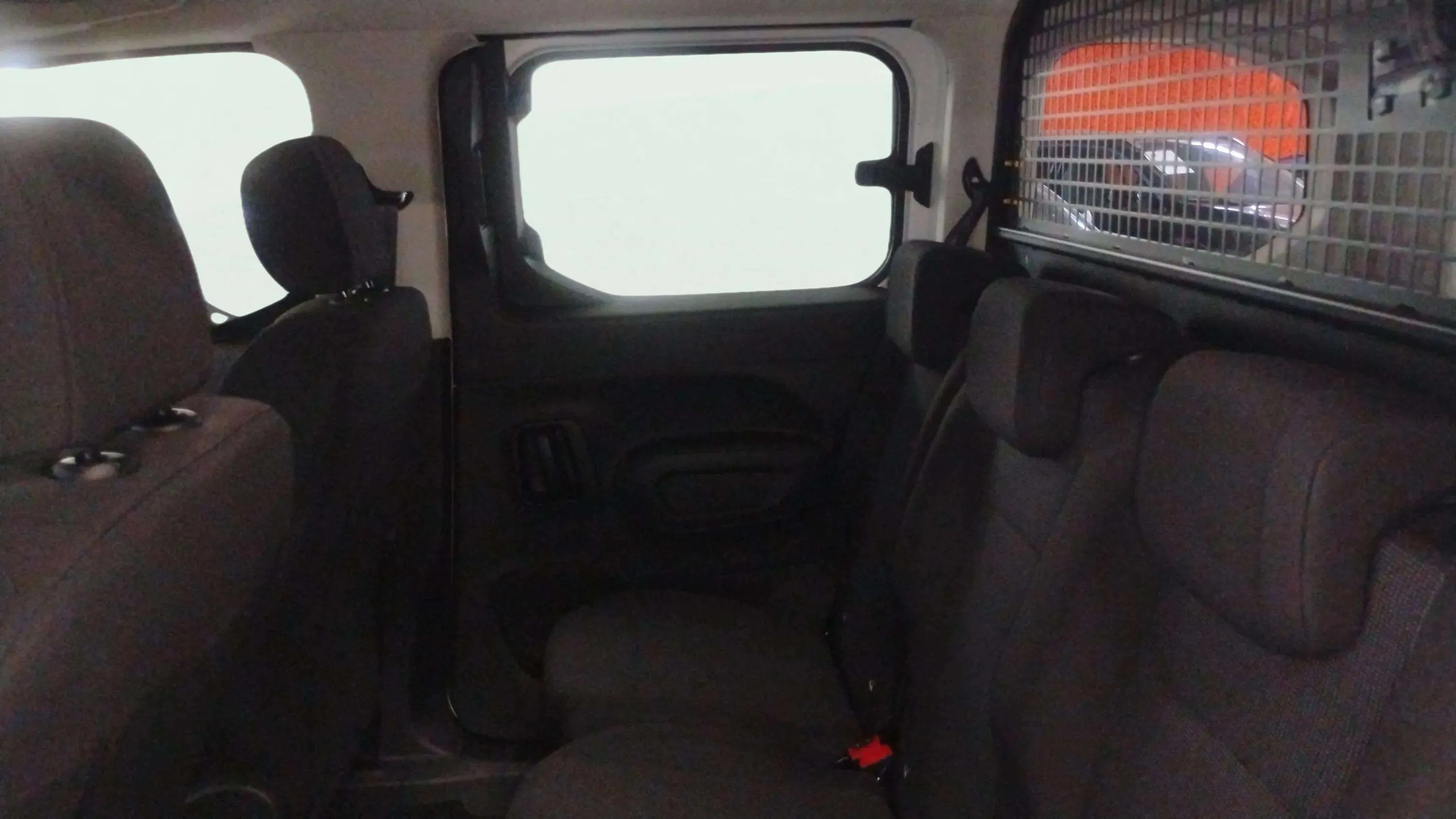 Peugeot Rifter Allure BlueHDi 100 - foto 17