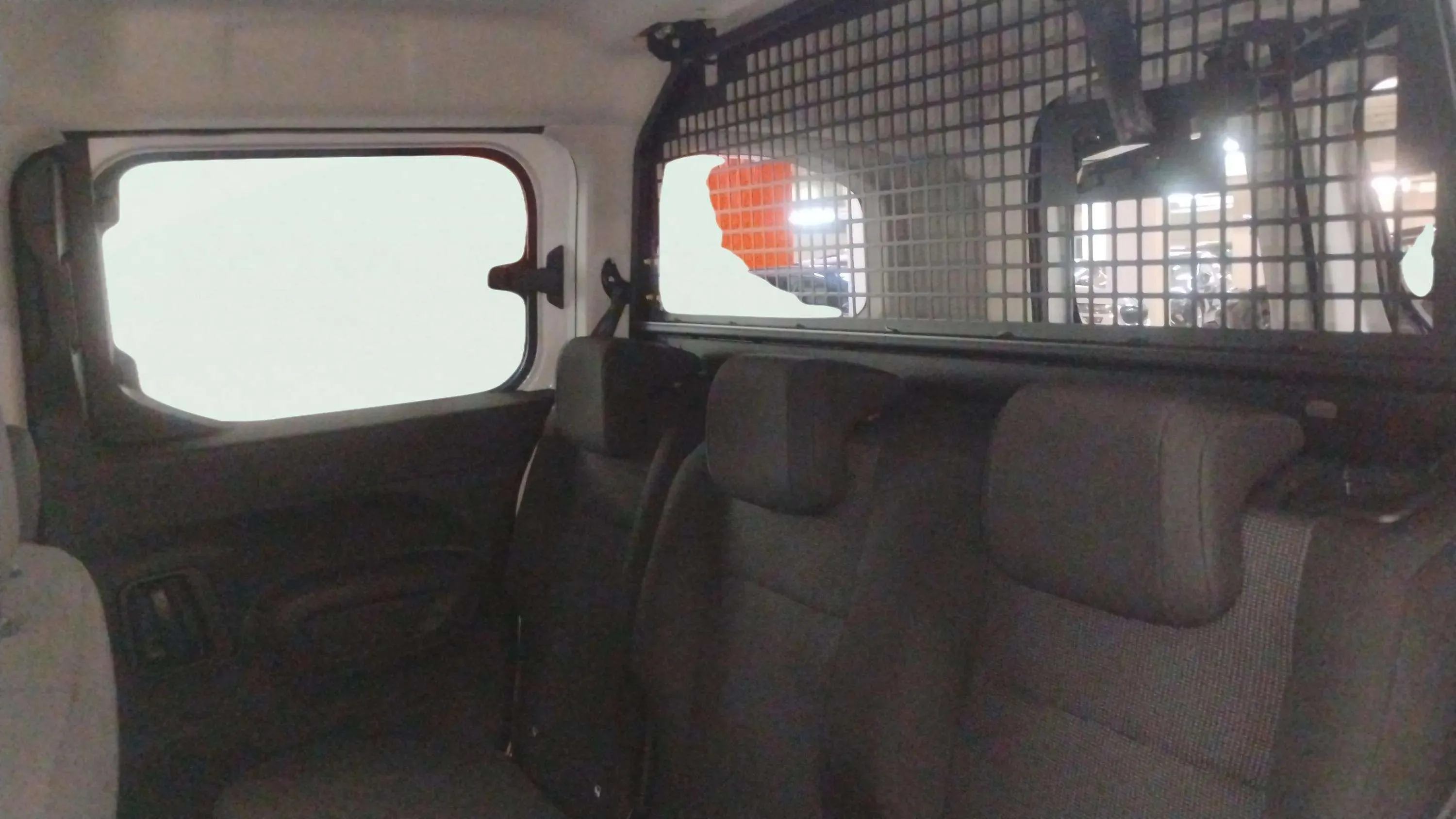 Peugeot Rifter Allure BlueHDi 100 - foto 18