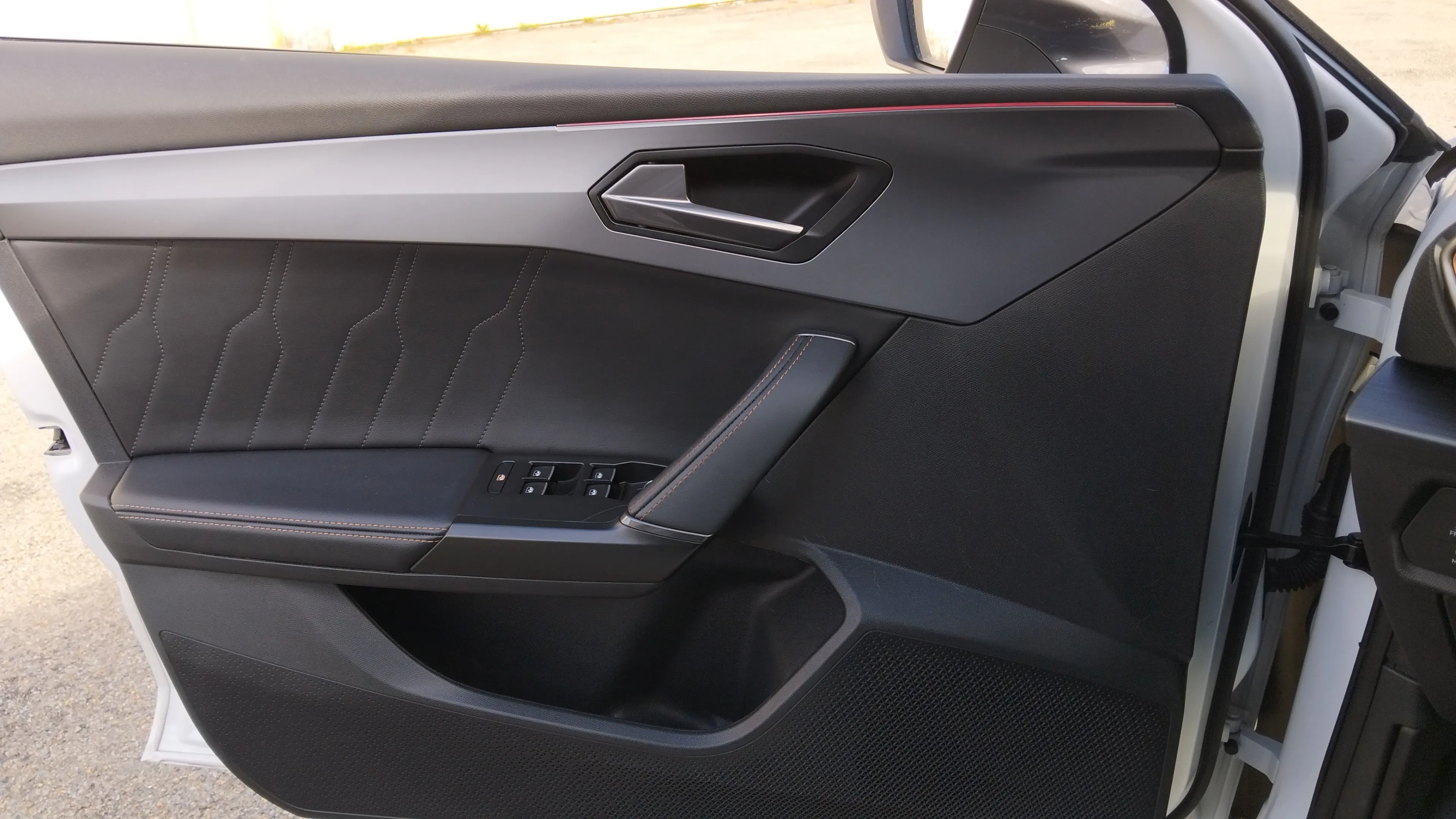 Cupra León SP 1.5 eTSI DSG - foto 27