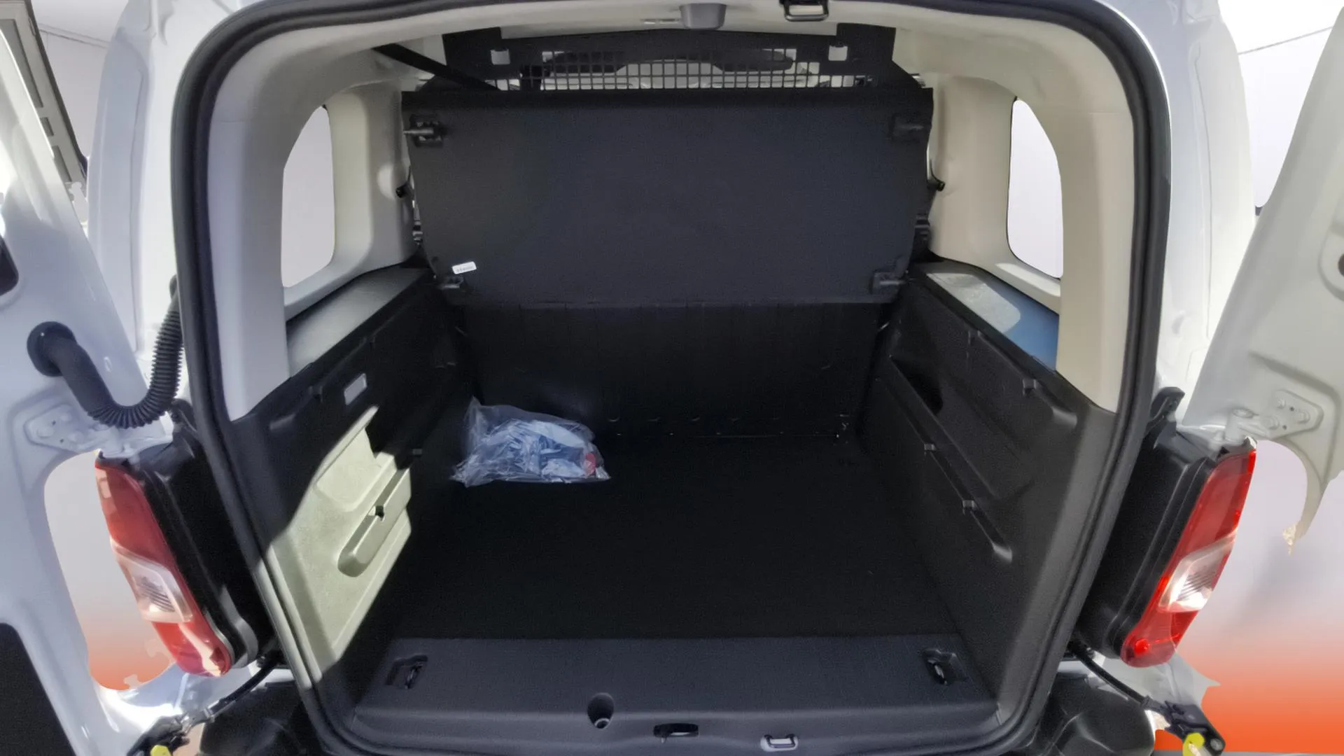 Peugeot Rifter Allure BlueHDi 100 - foto 26