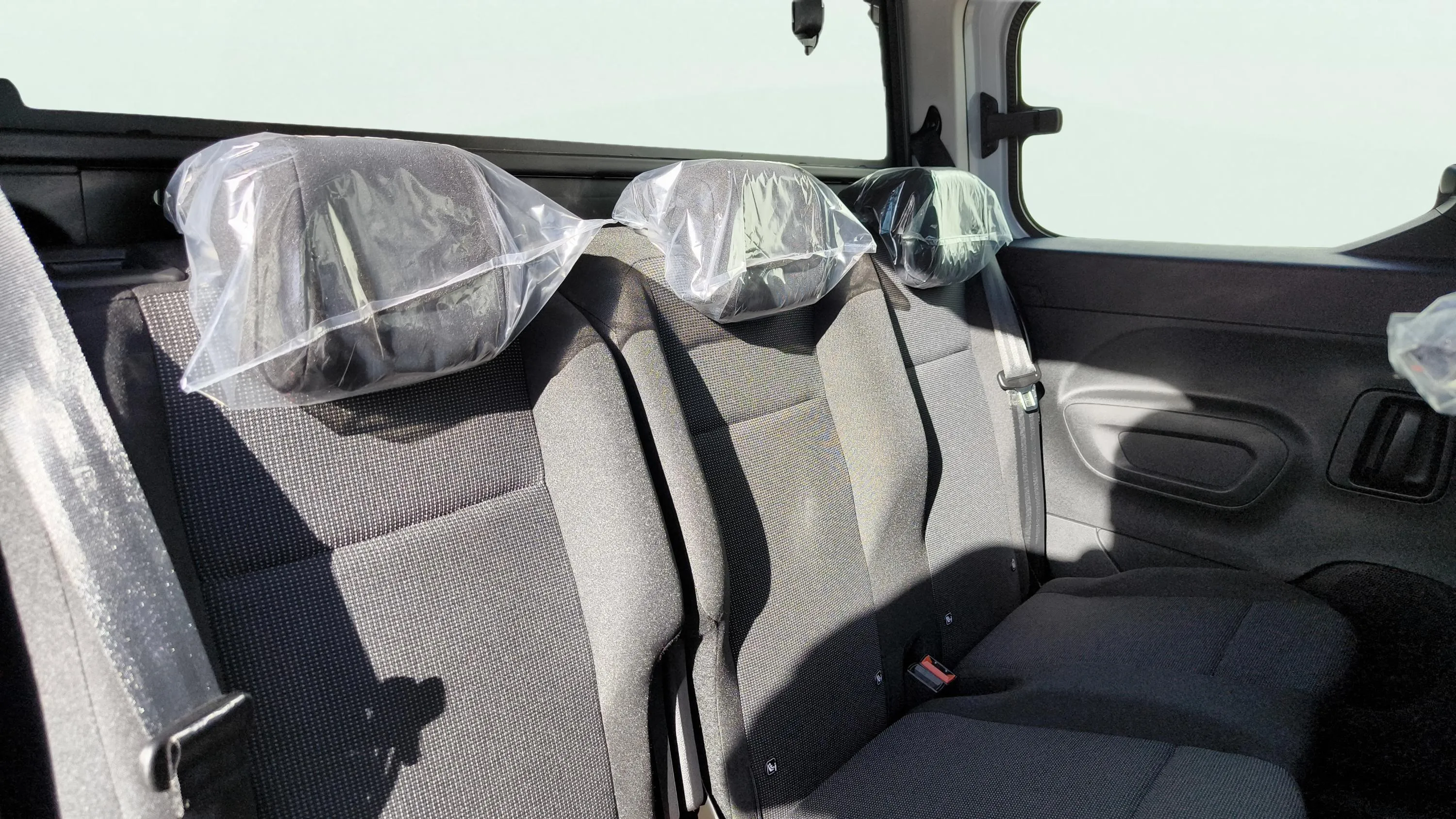 Peugeot Rifter Allure BlueHDi 100 - foto 22