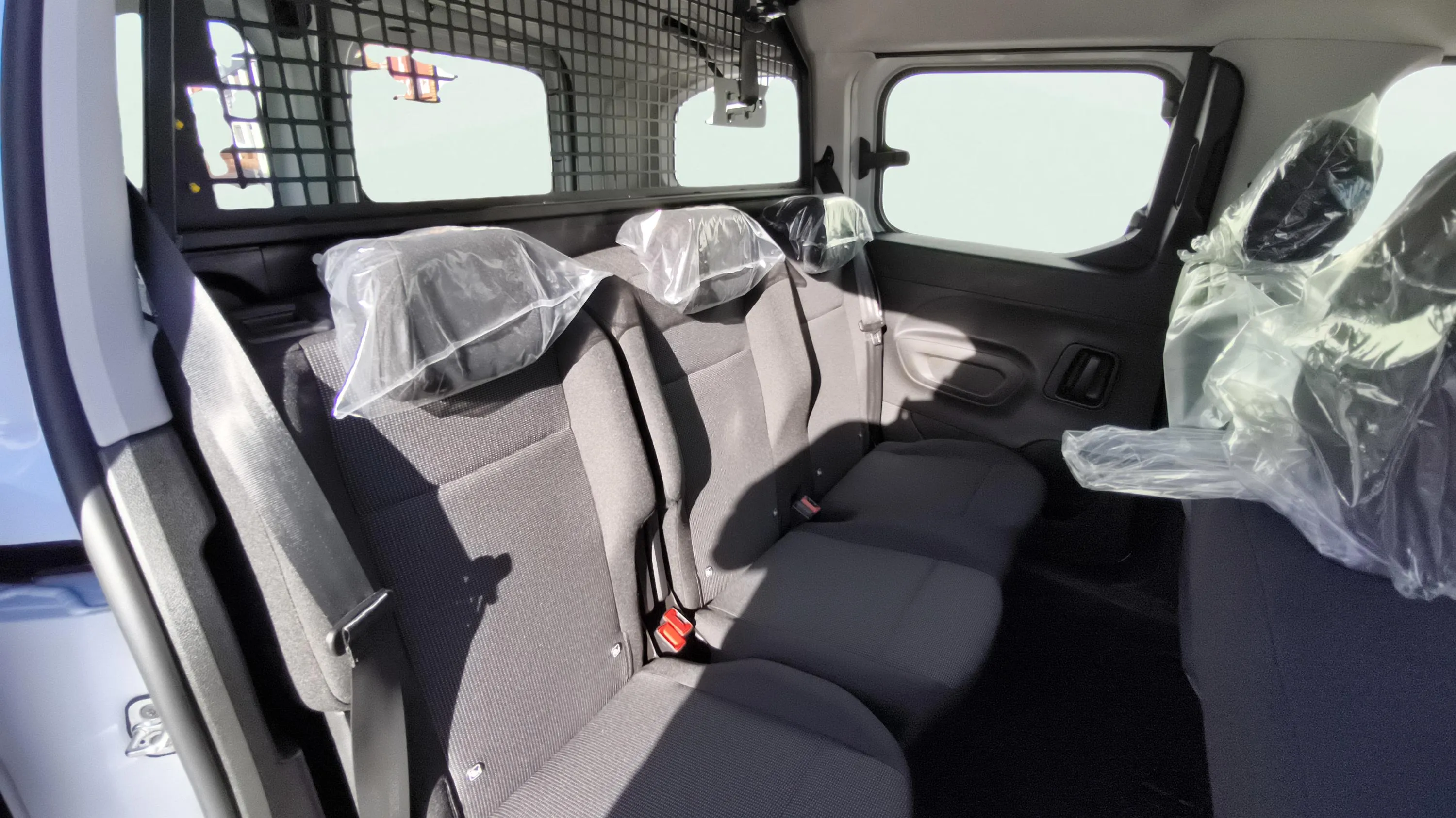 Peugeot Rifter Allure BlueHDi 100 - foto 21