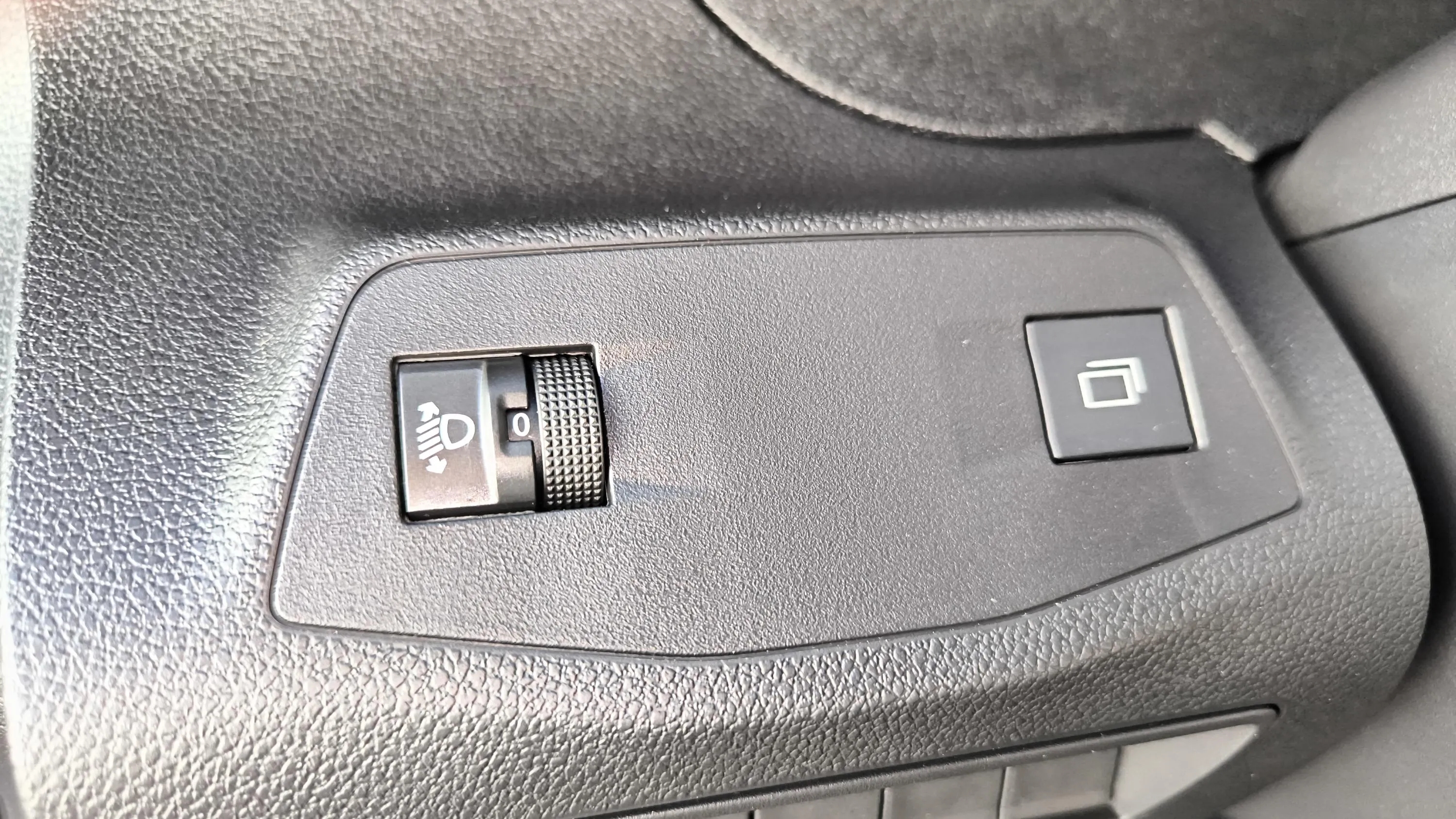 Peugeot Rifter Allure BlueHDi 100 - foto 37