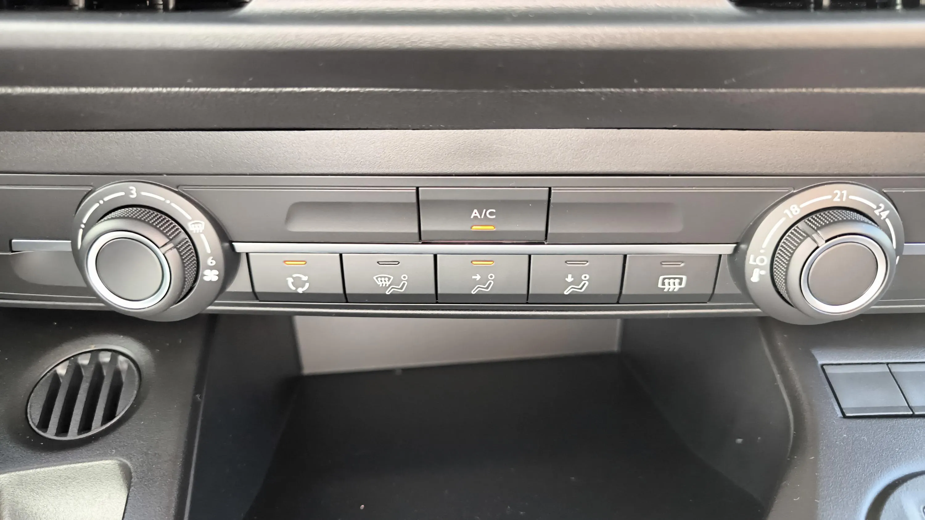 Peugeot Rifter Allure BlueHDi 100 - foto 48