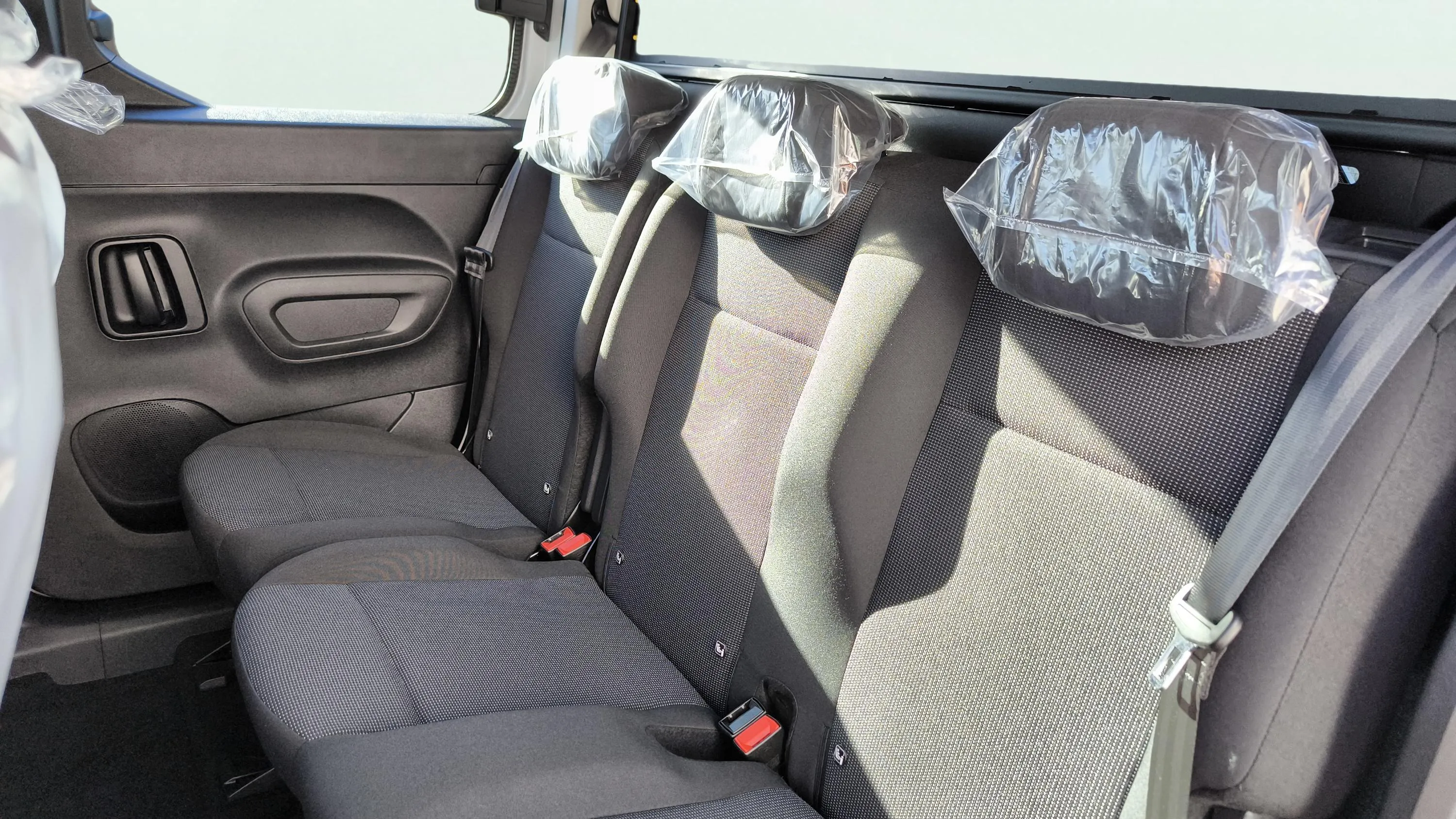Peugeot Rifter Allure BlueHDi 100 - foto 29