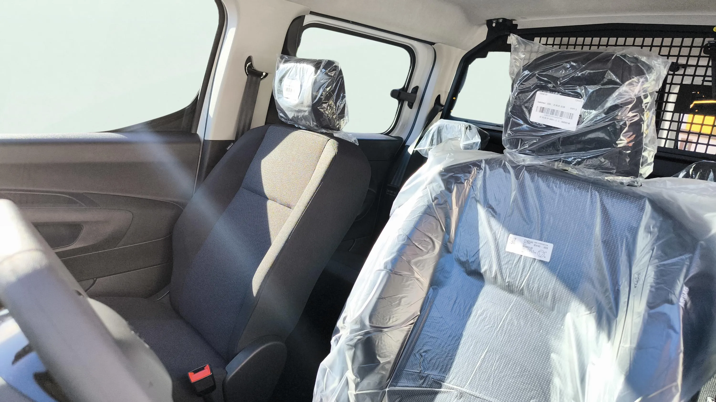Peugeot Rifter Allure BlueHDi 100 - foto 33