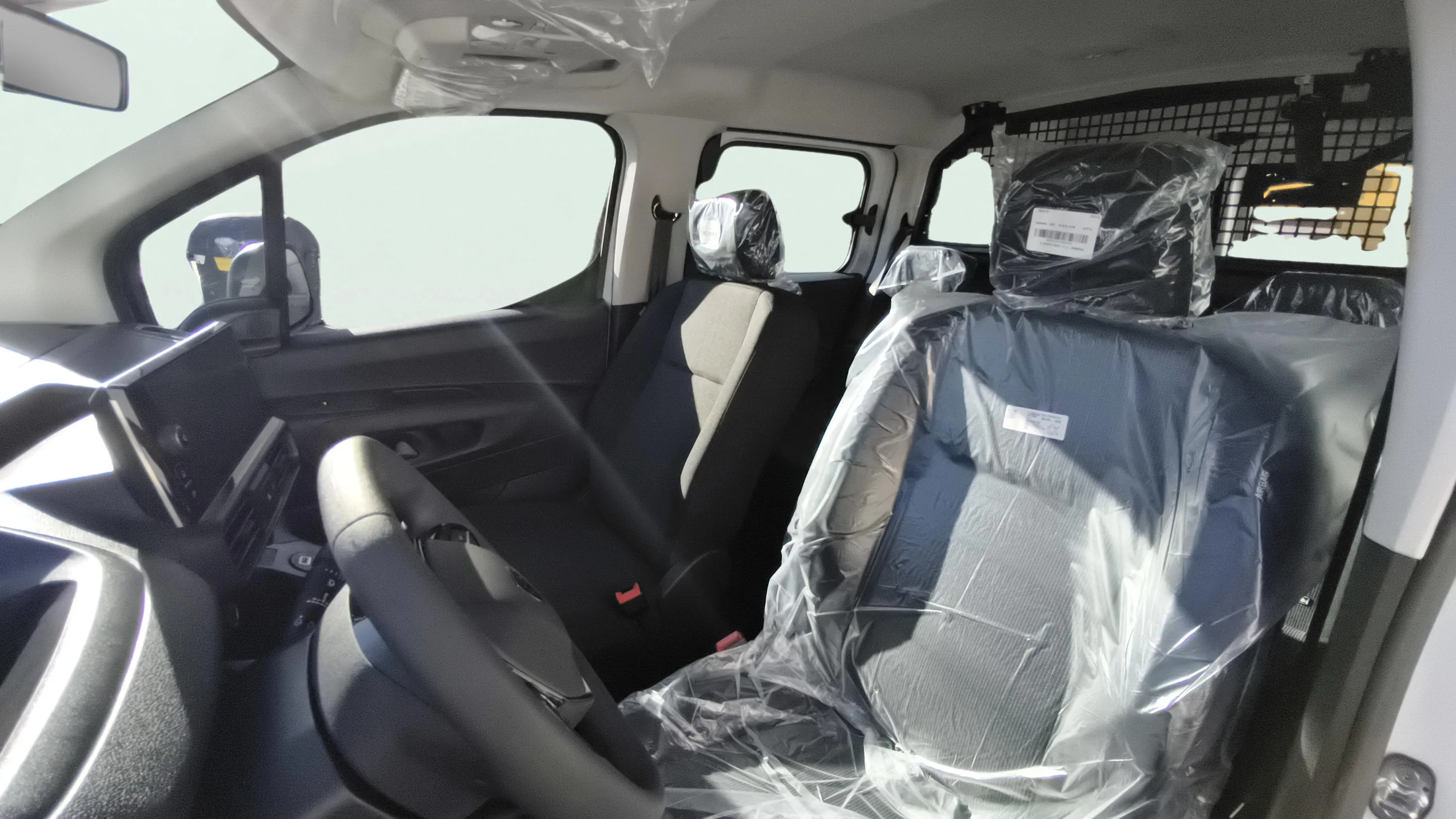 Peugeot Rifter Allure BlueHDi 100 - foto 32