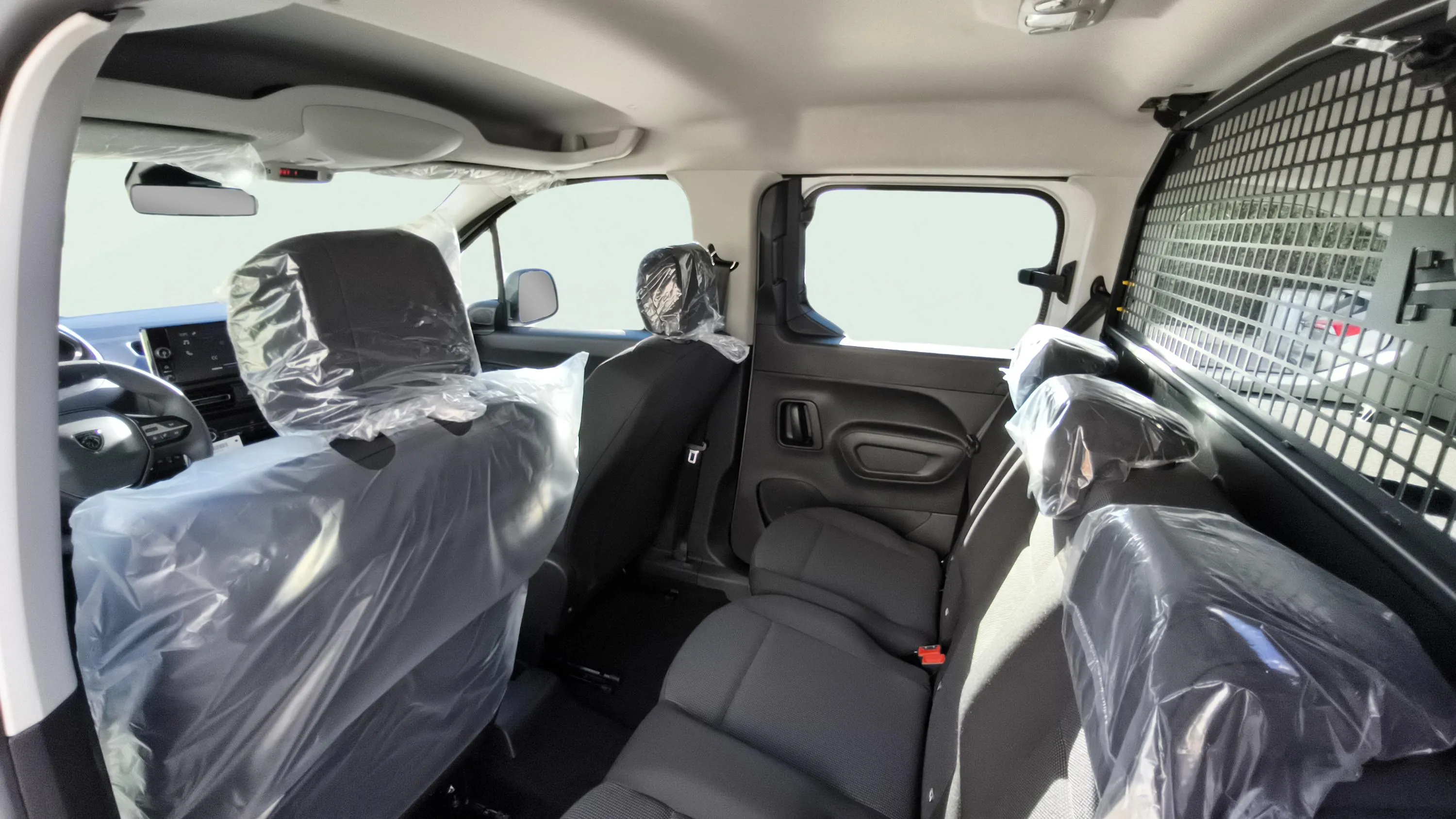 Peugeot Rifter Allure BlueHDi 100 - foto 31