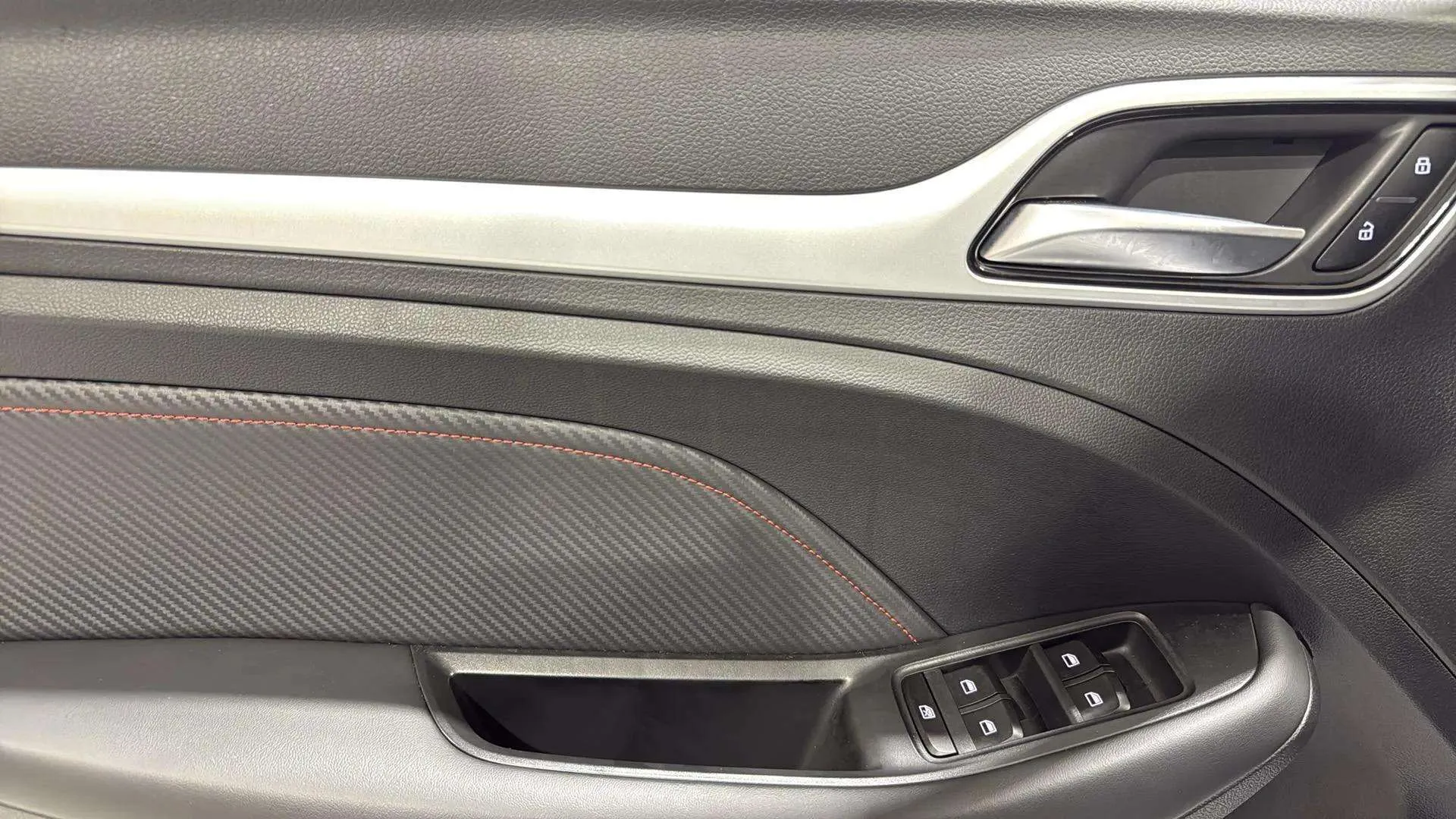 MG ZS Luxury - foto 17