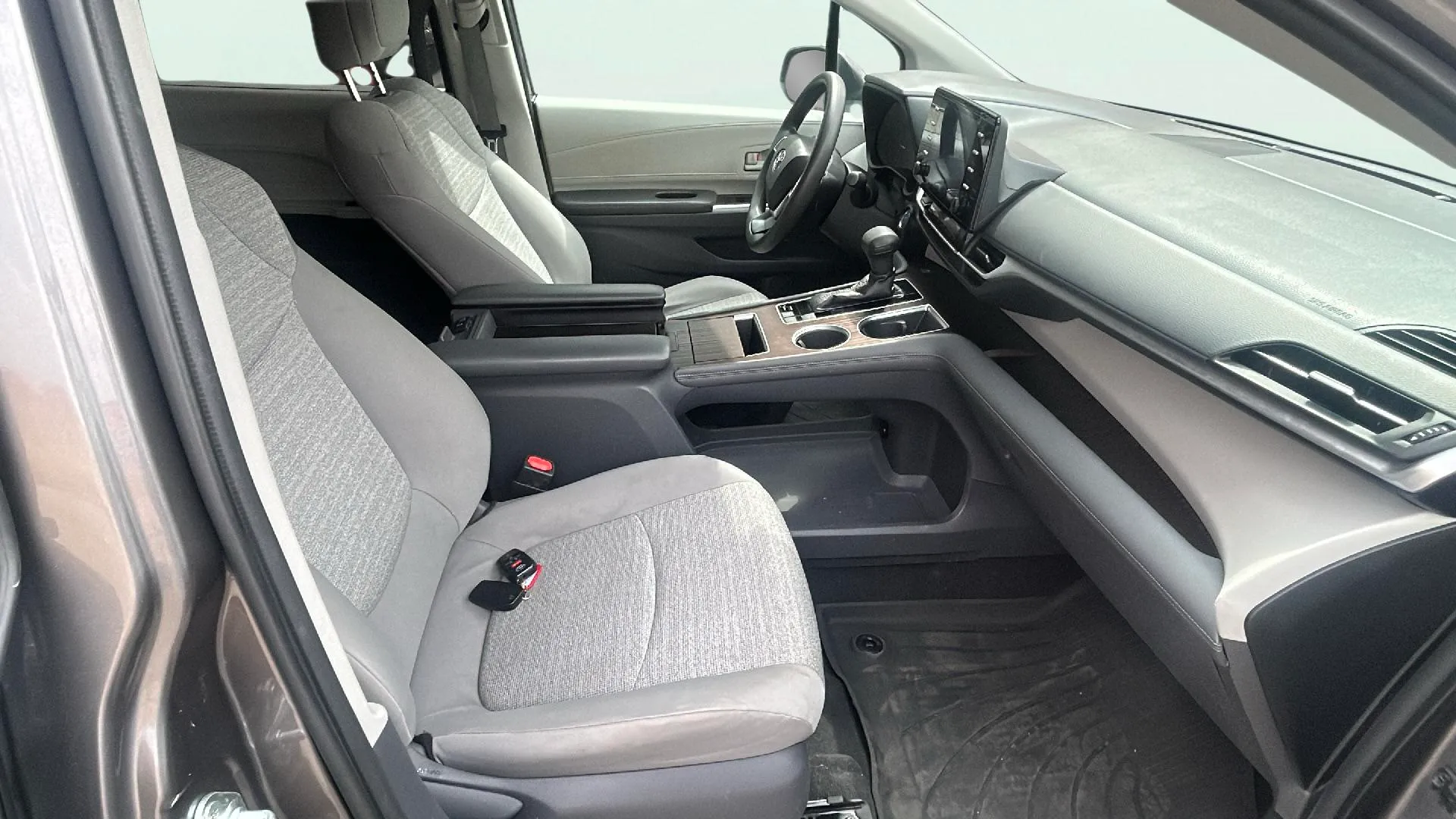 Toyota Sienna 2.5 Hybrid - foto 16
