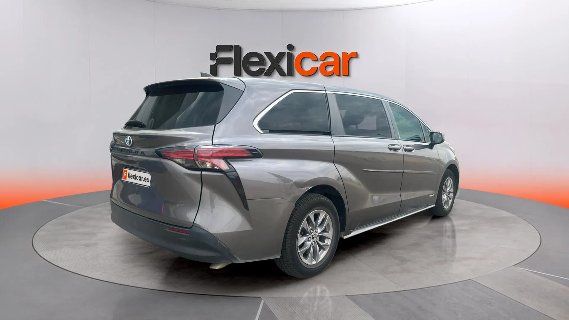 Toyota Sienna 2.5 Hybrid - foto 6