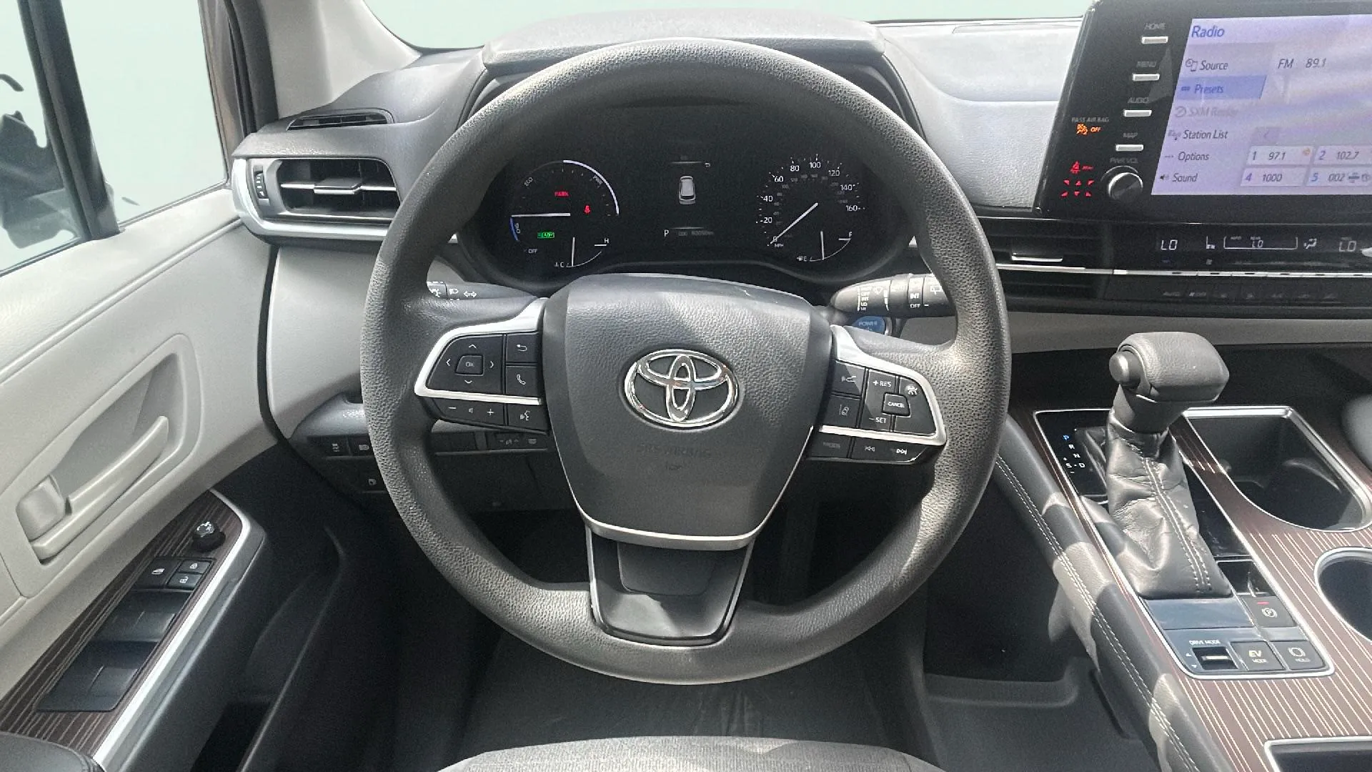 Toyota Sienna 2.5 Hybrid - foto 12