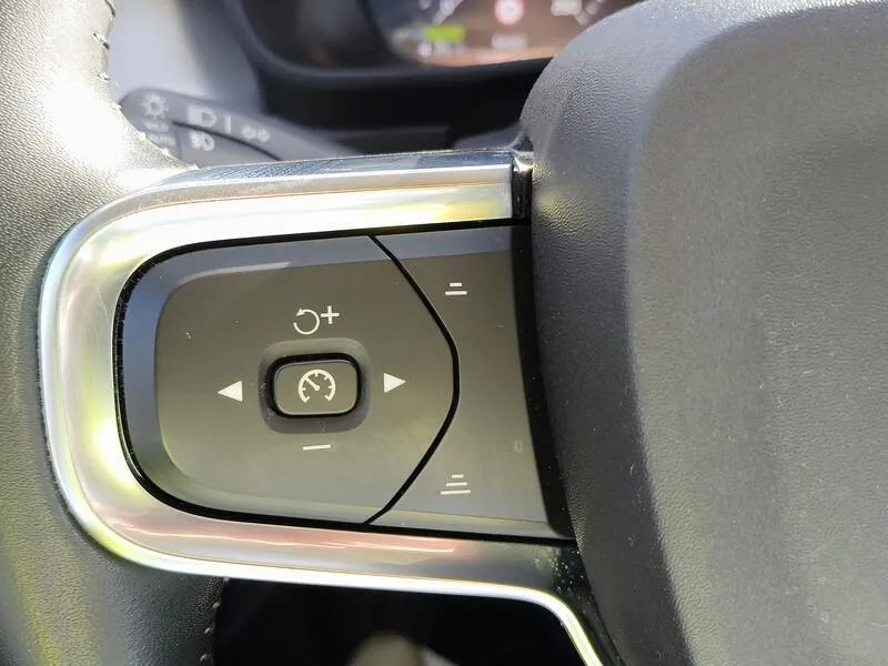 Volvo XC40 1.5 T4 Twin Recharge R-Design - foto 25