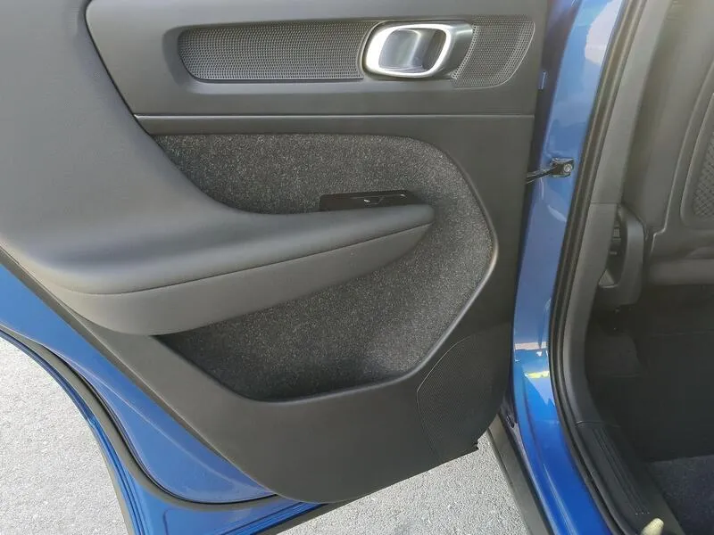 Volvo XC40 1.5 T4 Twin Recharge R-Design - foto 34