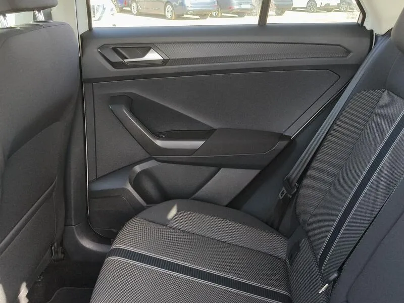 Volkswagen T-Roc Advance 2.0 TDI - foto 32