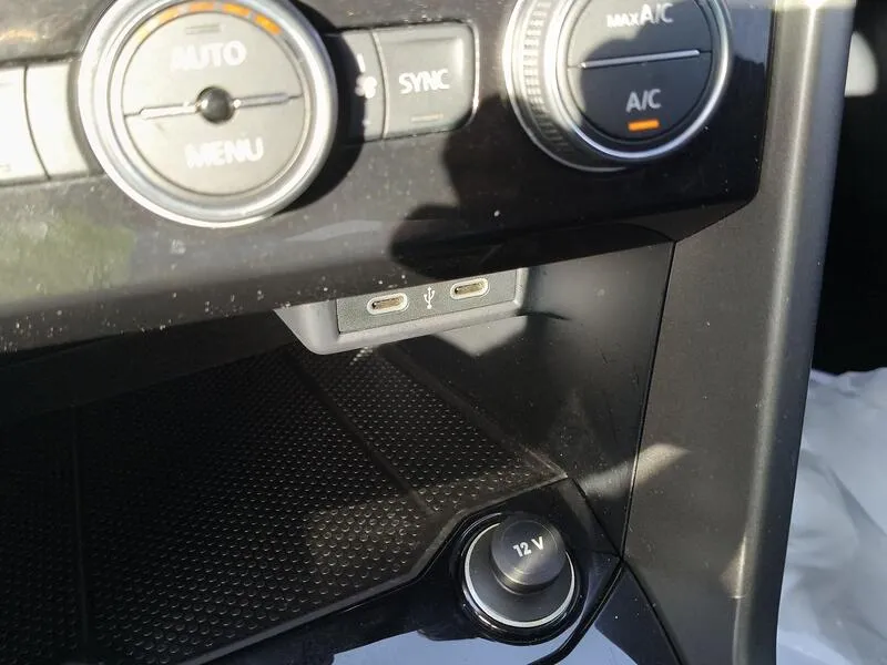 Volkswagen T-Roc Advance 2.0 TDI - foto 15