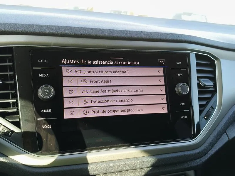 Volkswagen T-Roc Advance 2.0 TDI - foto 19