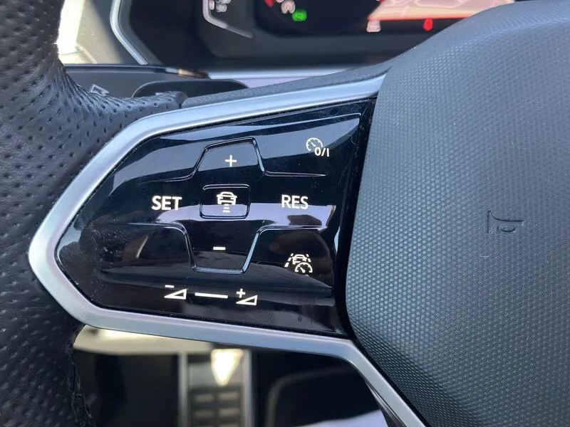 Volkswagen Tiguan R-Line 2.0 TDI - foto 35