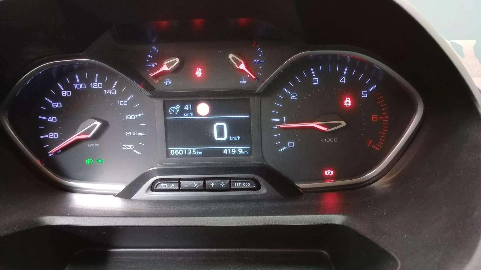 Peugeot Rifter Allure Standard BlueHDi - foto 17