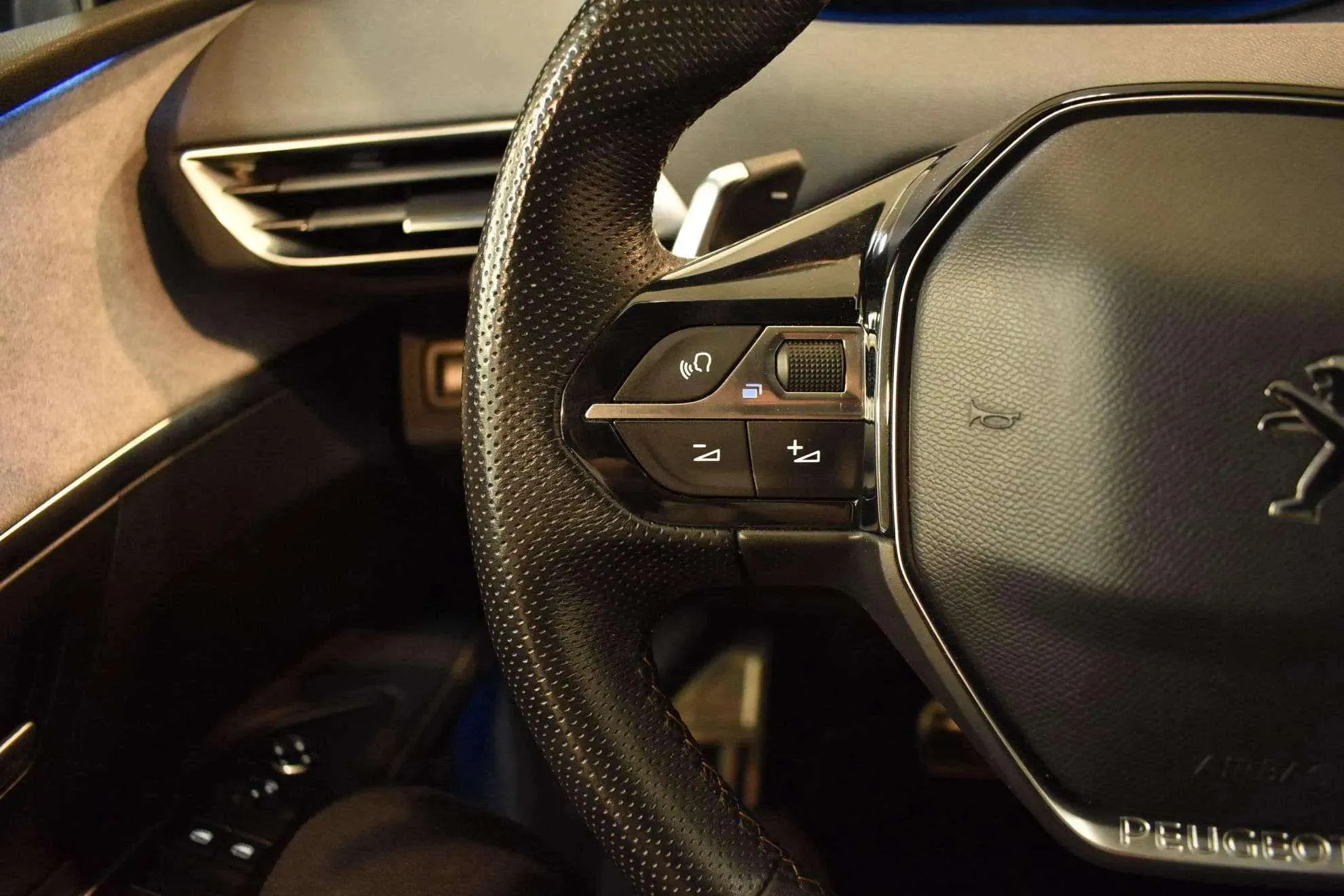 Peugeot 5008 1.5 BlueHDi Allure EAT8 - foto 10