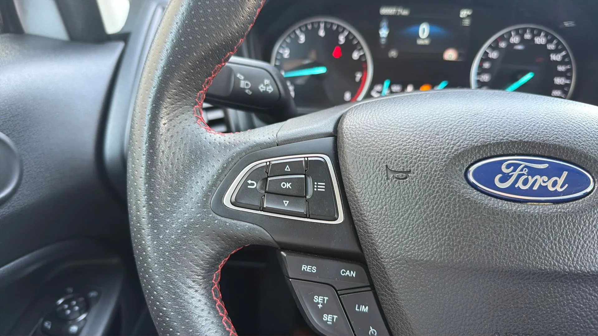 Ford EcoSport 1.0T EcoBoost Active - foto 15