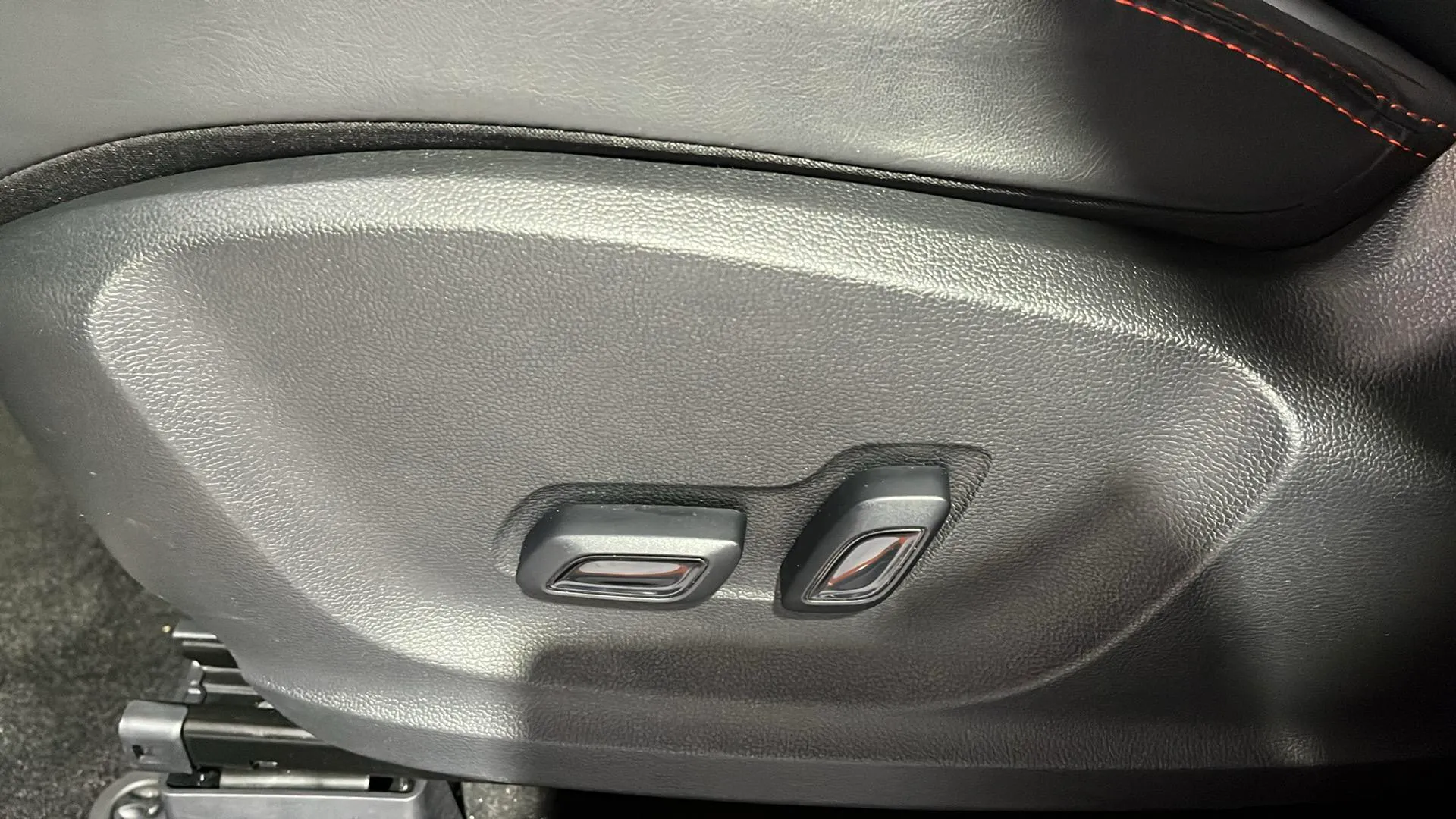 MG ZS 1.0T Luxury - foto 18