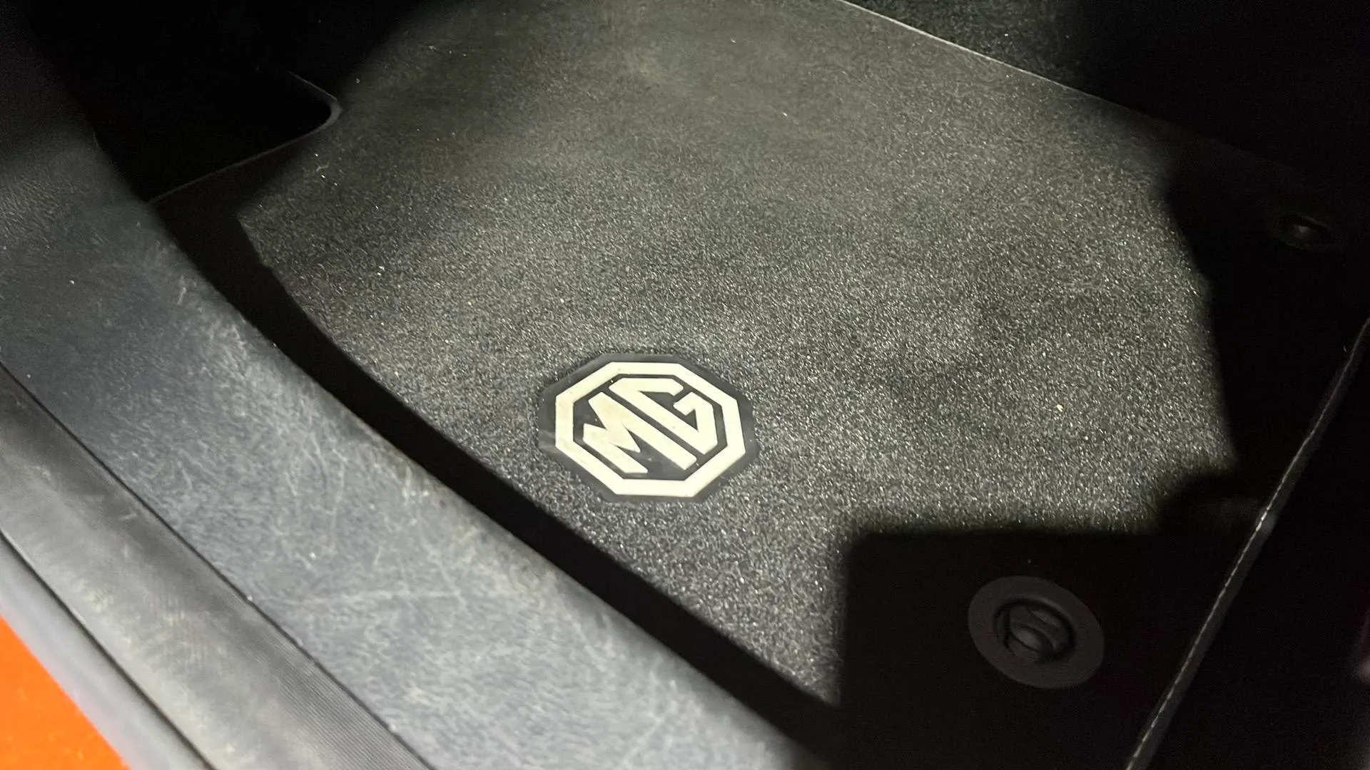 MG ZS 1.0T Luxury - foto 21