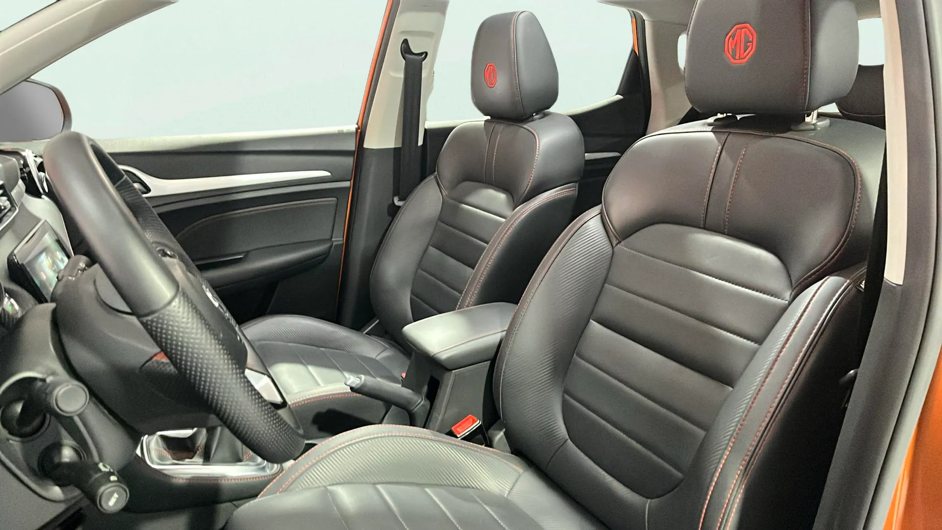 MG ZS 1.0T Luxury - foto 16