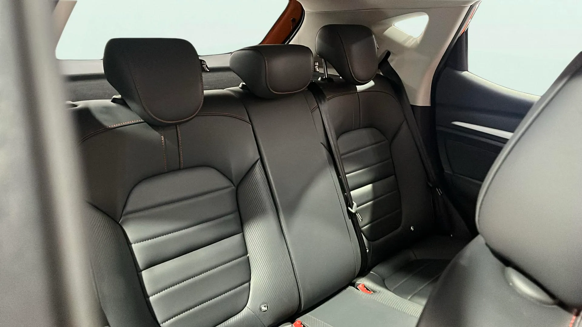 MG ZS 1.0T Luxury - foto 19