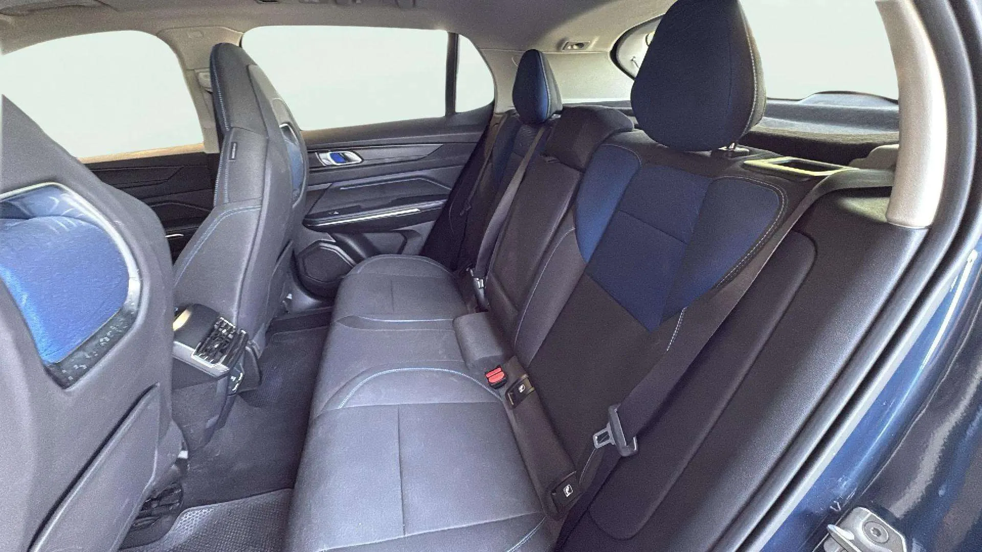 Lynk & Co 01 1.5 PHEV - foto 14